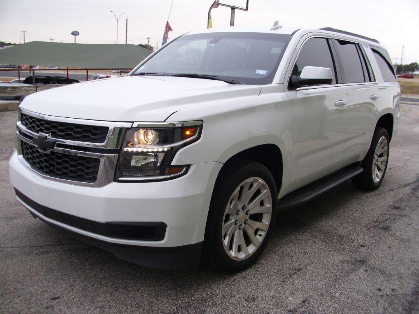 2016 WHITE CHEVROLET TAHOE LS (1GNSCAKC7GR) with an 5.3L engine, Automatic transmission, located at 2215 Harry Wurzbach Rd , San Antonio, TX, 78209, (208) 269-7240, 29.491415, -98.432098 - DEALER FAMILY USED - VERY CLEAN! ONE OWNER! CASH ONLY (401K) CAN NOT BE FINANCED THROUGH CREDIT UNIONS OR BANKS BECAUSE OF PRIOR DAMAGE REBUILT HISTORY - Photo#0