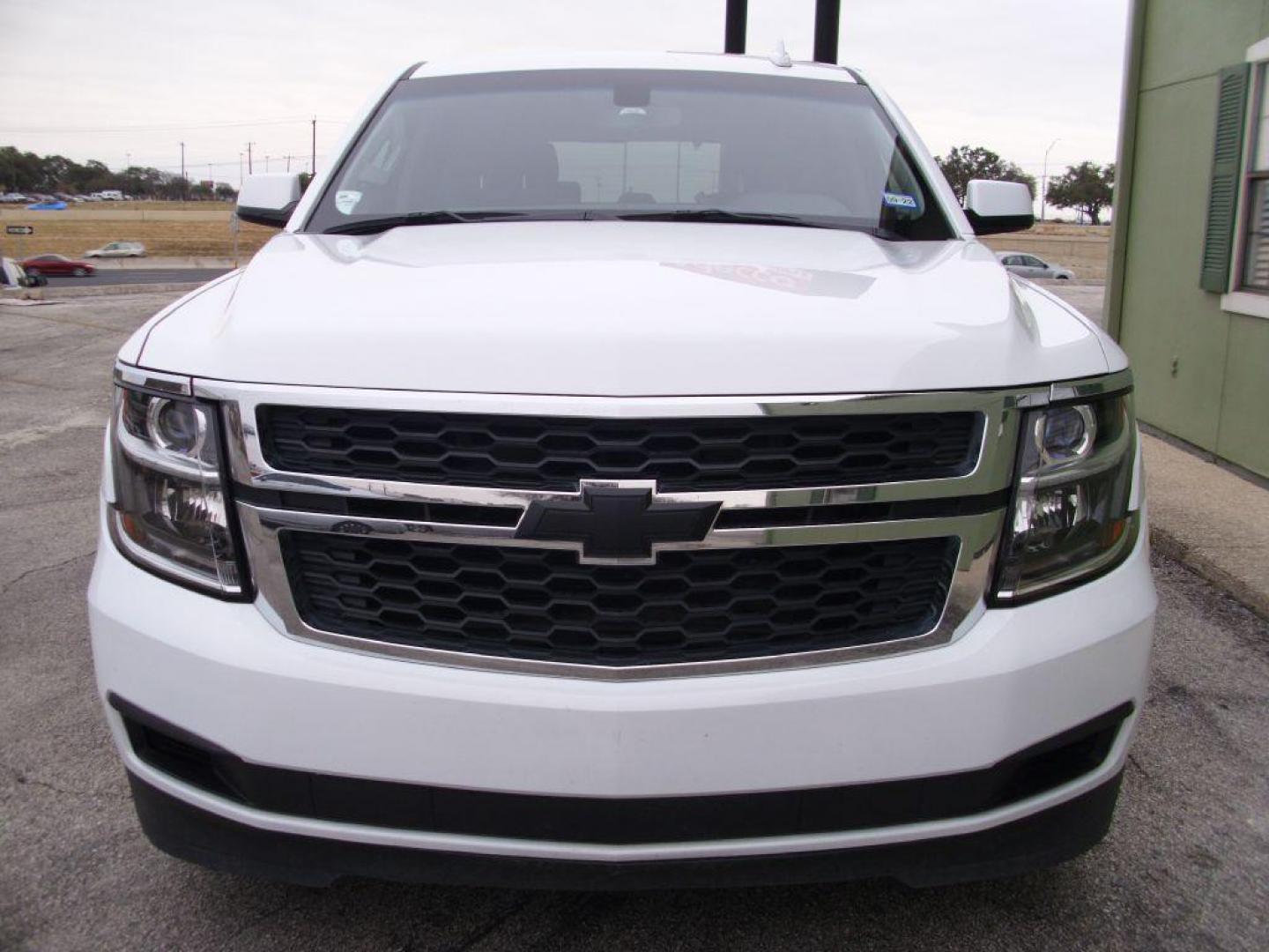 2016 WHITE CHEVROLET TAHOE LS (1GNSCAKC7GR) with an 5.3L engine, Automatic transmission, located at 2215 Harry Wurzbach Rd , San Antonio, TX, 78209, (208) 269-7240, 29.491415, -98.432098 - DEALER FAMILY USED - VERY CLEAN! ONE OWNER! CASH ONLY (401K) CAN NOT BE FINANCED THROUGH CREDIT UNIONS OR BANKS BECAUSE OF PRIOR DAMAGE REBUILT HISTORY - Photo#1