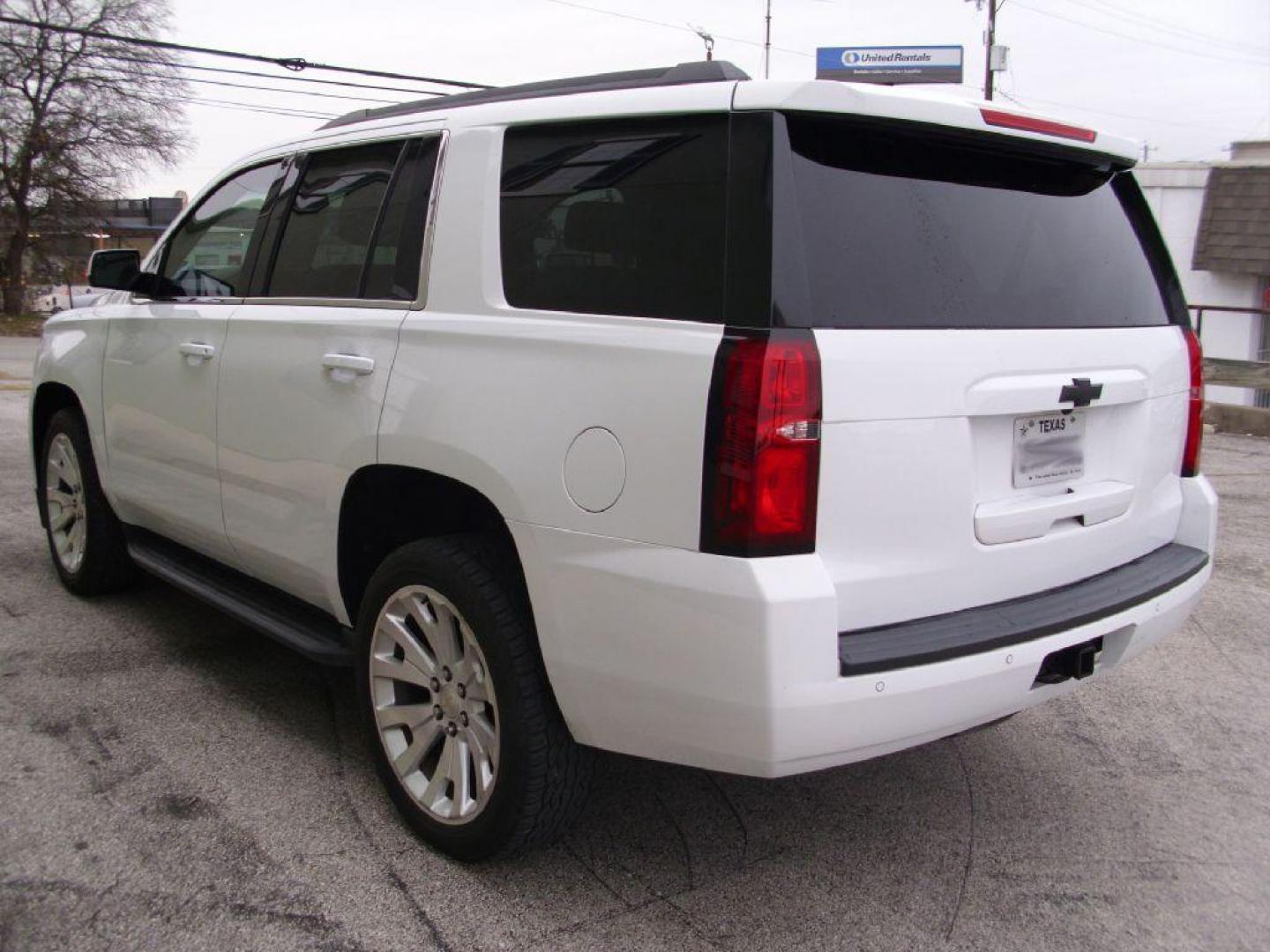 2016 WHITE CHEVROLET TAHOE LS (1GNSCAKC7GR) with an 5.3L engine, Automatic transmission, located at 2215 Harry Wurzbach Rd , San Antonio, TX, 78209, (208) 269-7240, 29.491415, -98.432098 - DEALER FAMILY USED - VERY CLEAN! ONE OWNER! CASH ONLY (401K) CAN NOT BE FINANCED THROUGH CREDIT UNIONS OR BANKS BECAUSE OF PRIOR DAMAGE REBUILT HISTORY - Photo#6