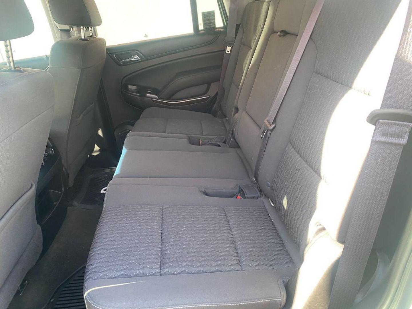 2016 WHITE CHEVROLET TAHOE LS (1GNSCAKC7GR) with an 5.3L engine, Automatic transmission, located at 2215 Harry Wurzbach Rd , San Antonio, TX, 78209, (208) 269-7240, 29.491415, -98.432098 - DEALER FAMILY USED - VERY CLEAN! ONE OWNER! CASH ONLY (401K) CAN NOT BE FINANCED THROUGH CREDIT UNIONS OR BANKS BECAUSE OF PRIOR DAMAGE REBUILT HISTORY - Photo#10