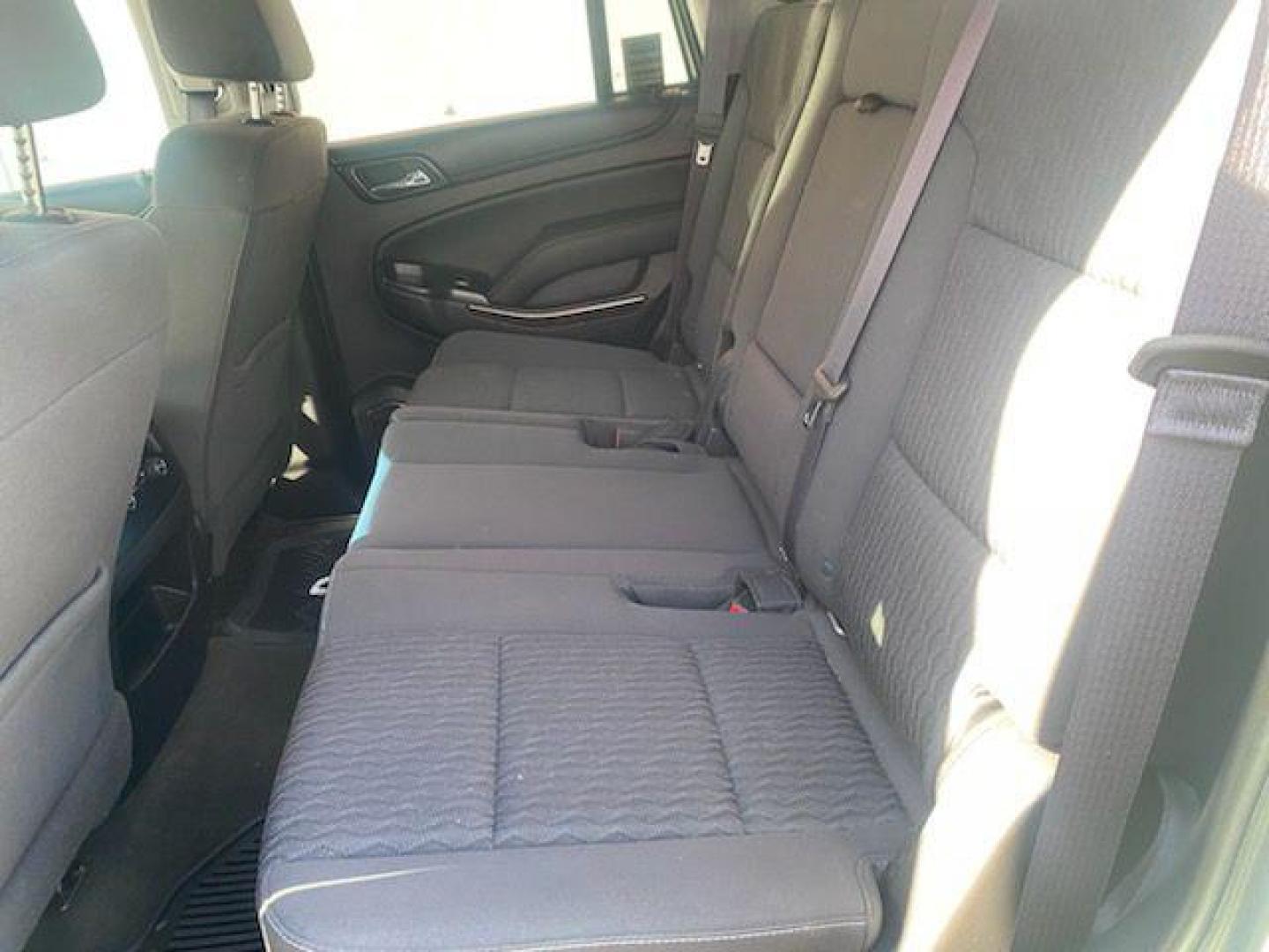 2016 WHITE CHEVROLET TAHOE LS (1GNSCAKC7GR) with an 5.3L engine, Automatic transmission, located at 2215 Harry Wurzbach Rd , San Antonio, TX, 78209, (208) 269-7240, 29.491415, -98.432098 - DEALER FAMILY USED - VERY CLEAN! ONE OWNER! CASH ONLY (401K) CAN NOT BE FINANCED THROUGH CREDIT UNIONS OR BANKS BECAUSE OF PRIOR DAMAGE REBUILT HISTORY - Photo#12