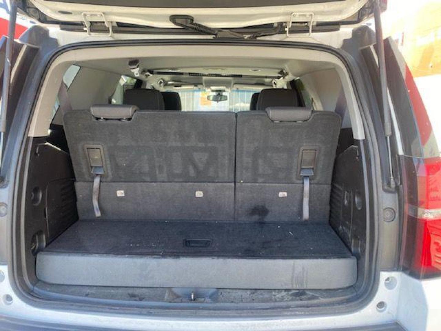 2016 WHITE CHEVROLET TAHOE LS (1GNSCAKC7GR) with an 5.3L engine, Automatic transmission, located at 2215 Harry Wurzbach Rd , San Antonio, TX, 78209, (208) 269-7240, 29.491415, -98.432098 - DEALER FAMILY USED - VERY CLEAN! ONE OWNER! CASH ONLY (401K) CAN NOT BE FINANCED THROUGH CREDIT UNIONS OR BANKS BECAUSE OF PRIOR DAMAGE REBUILT HISTORY - Photo#14