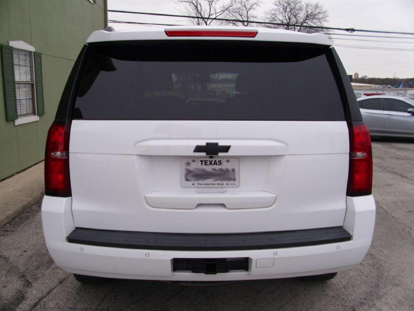 2016 WHITE CHEVROLET TAHOE LS (1GNSCAKC7GR) with an 5.3L engine, Automatic transmission, located at 12019 San Pedro Avenue, San Antonio, TX, 78216, (210) 494-5895, 29.550915, -98.491142 - DEALER FAMILY USED - VERY CLEAN! ONE OWNER! CASH ONLY (401K) CREDIT UNIONS OR BANKS WILL NOT FINANCE BECAUSE OF PRIOR DAMAGE REBUILT HISTORY - Photo#4