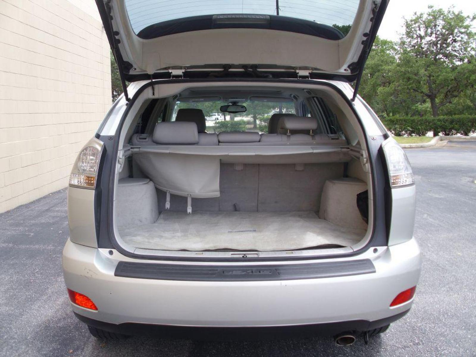 2004 SILVER LEXUS RX 330 (2T2GA31U34C) with an 3.3L engine, Automatic transmission, located at 12019 San Pedro Avenue, San Antonio, TX, 78216, (210) 494-5895, 29.551861, -98.487602 - Leather Seats; Memory Seats; Full Roof Rack; Air Conditioning; Power Windows; Power Locks; Power Steering; Available; AM/FM Cassette; AM/FM CD; Pass Key Security; Dual Front Airbags; Side Airbags; Active Seatbelts; Passenger Airbag Sensor; All Wheel ABS; Power Sun/Moon Roof - Photo #31