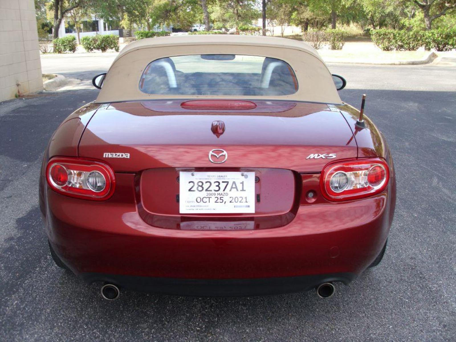 2009 RED MAZDA MX-5 MIATA GRAND TOURING (JM1NC25F390) with an 2.0L engine, Automatic transmission, located at 12019 San Pedro Avenue, San Antonio, TX, 78216, (210) 494-5895, 29.551861, -98.487602 - Cruise Control; Front Seat Heaters; Leather Seats; Soft Top; Air Conditioning; Power Windows; Power Locks; Power Steering; Tilt Wheel; AM/FM CD/MP3; Satellite; Passive engine immobilizer; Dual Front Airbags; Side Airbags; Active Seatbelts; Passenger Airbag Sensor; All Wheel ABS; Retractable Roof Pan - Photo #14