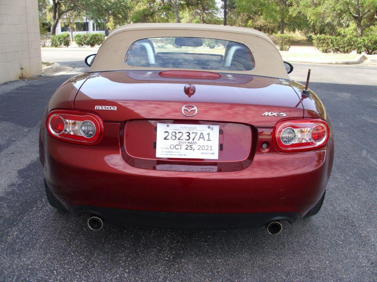 2009 RED MAZDA MX-5 MIATA GRAND TOURING (JM1NC25F390) with an 2.0L engine, Automatic transmission, located at 12019 San Pedro Avenue, San Antonio, TX, 78216, (210) 494-5895, 29.551861, -98.487602 - Cruise Control; Front Seat Heaters; Leather Seats; Soft Top; Air Conditioning; Power Windows; Power Locks; Power Steering; Tilt Wheel; AM/FM CD/MP3; Satellite; Passive engine immobilizer; Dual Front Airbags; Side Airbags; Active Seatbelts; Passenger Airbag Sensor; All Wheel ABS; Retractable Roof Pan - Photo #15