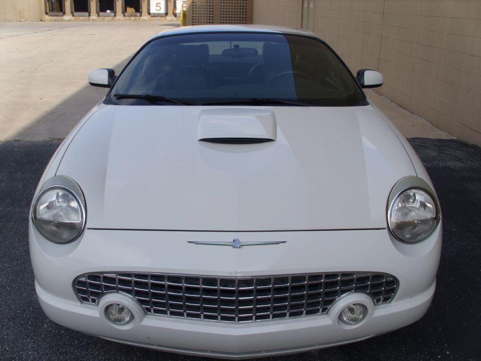 2002 WHITE FORD THUNDERBIRD (1FAHP60A02Y) with an 3.9L engine, Automatic transmission, located at 12019 San Pedro Avenue, San Antonio, TX, 78216, (210) 494-5895, 29.551861, -98.487602 - ONE OWNER; Leather Seats; Hard Top and Soft Top; Air Conditioning; Power Windows; Power Locks; Power Steering; Tilt Wheel; AM/FM CD; Pass Key Security; Dual Front Airbags; Sid Ar Bgs; Passenger deactivation switch; All Wheel ABS - Photo #9