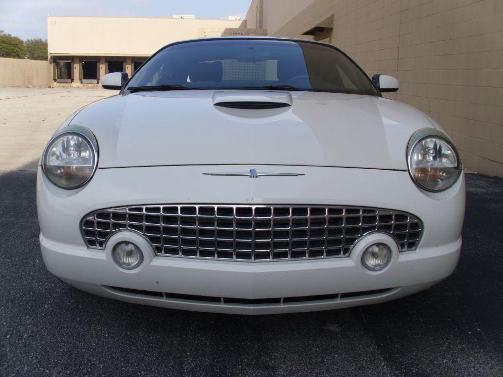 2002 WHITE FORD THUNDERBIRD (1FAHP60A02Y) with an 3.9L engine, Automatic transmission, located at 12019 San Pedro Avenue, San Antonio, TX, 78216, (210) 494-5895, 29.551861, -98.487602 - ONE OWNER; Leather Seats; Hard Top and Soft Top; Air Conditioning; Power Windows; Power Locks; Power Steering; Tilt Wheel; AM/FM CD; Pass Key Security; Dual Front Airbags; Sid Ar Bgs; Passenger deactivation switch; All Wheel ABS - Photo #10