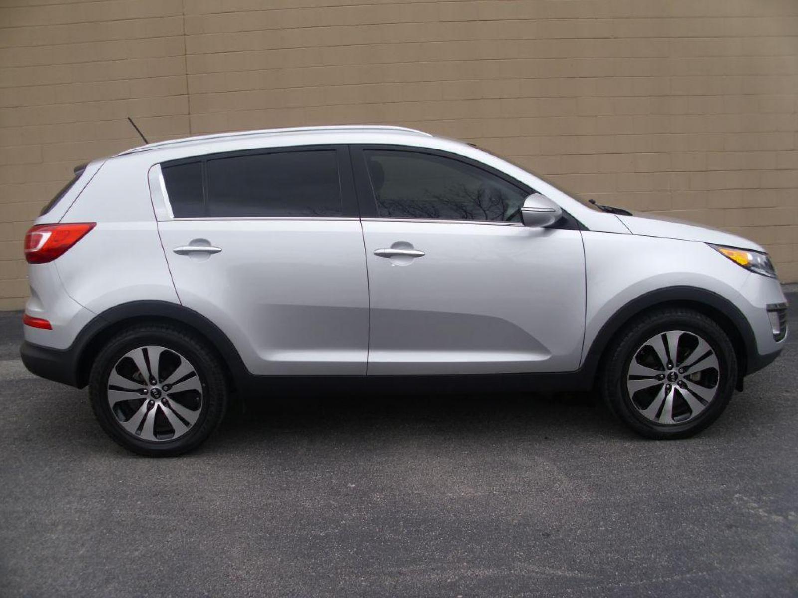 2012 SILVER KIA SPORTAGE EX (KNDPC3A20C7) with an 2.4L engine, Automatic transmission, located at 12019 San Pedro Avenue, San Antonio, TX, 78216, (210) 494-5895, 29.551861, -98.487602 - ONE-OWNER; Bluetooth Technology; Cruise Control; Parking Sensors; Backup Camera; Satellite Radio; Air Conditioning; Power Windows; Power Locks; Power Steering; Tilt Wheel; AM/FM CD/MP3; Satellite; Immobilizer; Keyless Entry; Alarm; Dual Front Airbags; Side Airbags; Head Airbags; Rear Head Airbags; A - Photo #0