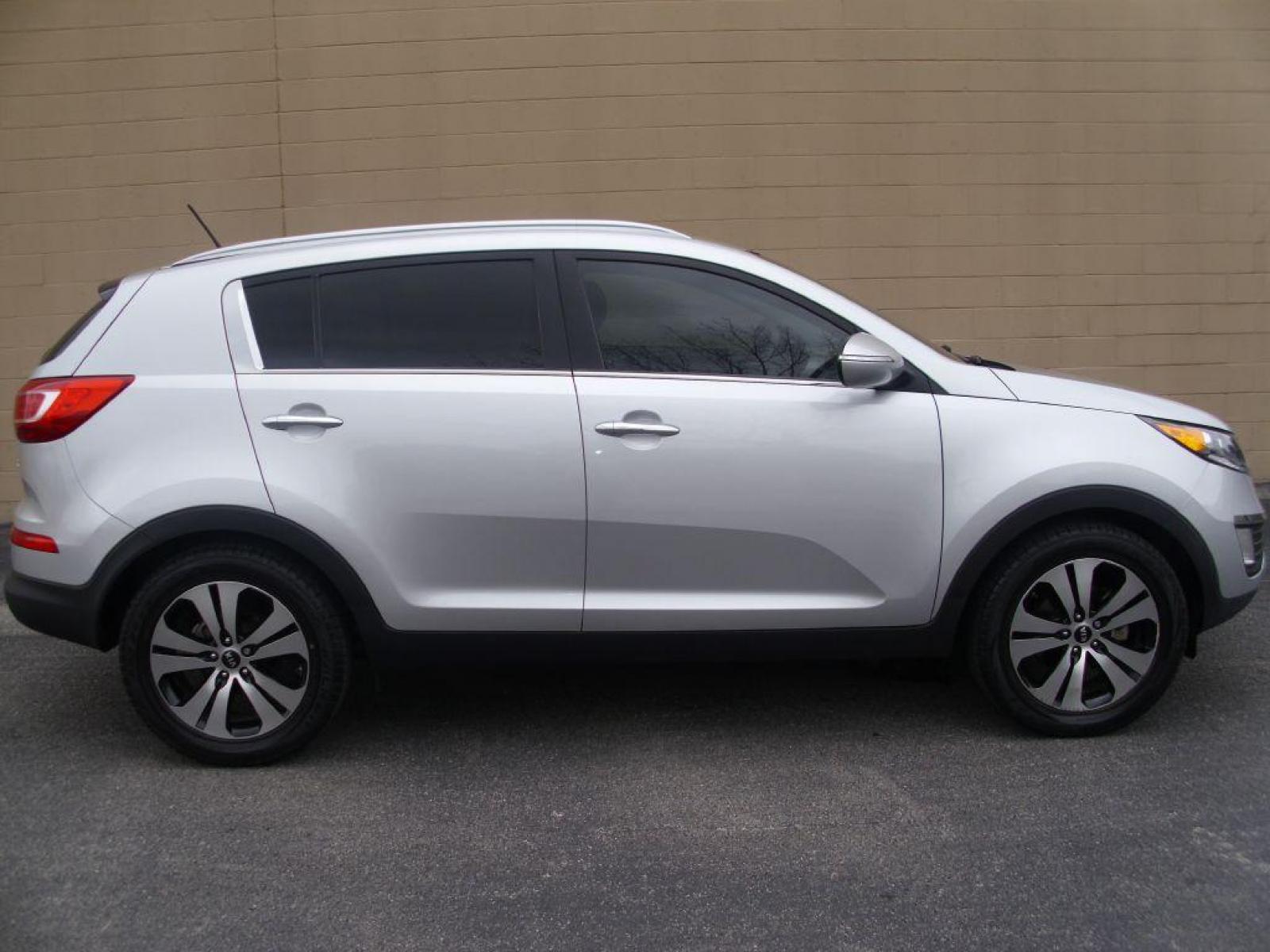 2012 SILVER KIA SPORTAGE EX (KNDPC3A20C7) with an 2.4L engine, Automatic transmission, located at 12019 San Pedro Avenue, San Antonio, TX, 78216, (210) 494-5895, 29.551861, -98.487602 - ONE-OWNER; Bluetooth Technology; Cruise Control; Parking Sensors; Backup Camera; Satellite Radio; Air Conditioning; Power Windows; Power Locks; Power Steering; Tilt Wheel; AM/FM CD/MP3; Satellite; Immobilizer; Keyless Entry; Alarm; Dual Front Airbags; Side Airbags; Head Airbags; Rear Head Airbags; A - Photo #1