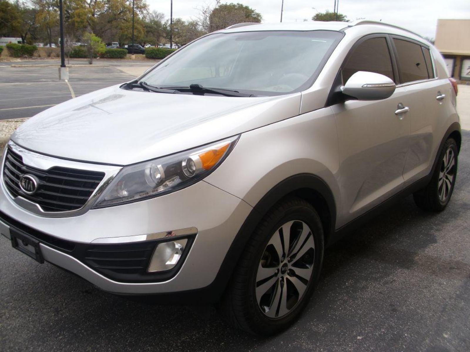2012 SILVER KIA SPORTAGE EX (KNDPC3A20C7) with an 2.4L engine, Automatic transmission, located at 12019 San Pedro Avenue, San Antonio, TX, 78216, (210) 494-5895, 29.551861, -98.487602 - ONE-OWNER; Bluetooth Technology; Cruise Control; Parking Sensors; Backup Camera; Satellite Radio; Air Conditioning; Power Windows; Power Locks; Power Steering; Tilt Wheel; AM/FM CD/MP3; Satellite; Immobilizer; Keyless Entry; Alarm; Dual Front Airbags; Side Airbags; Head Airbags; Rear Head Airbags; A - Photo #3