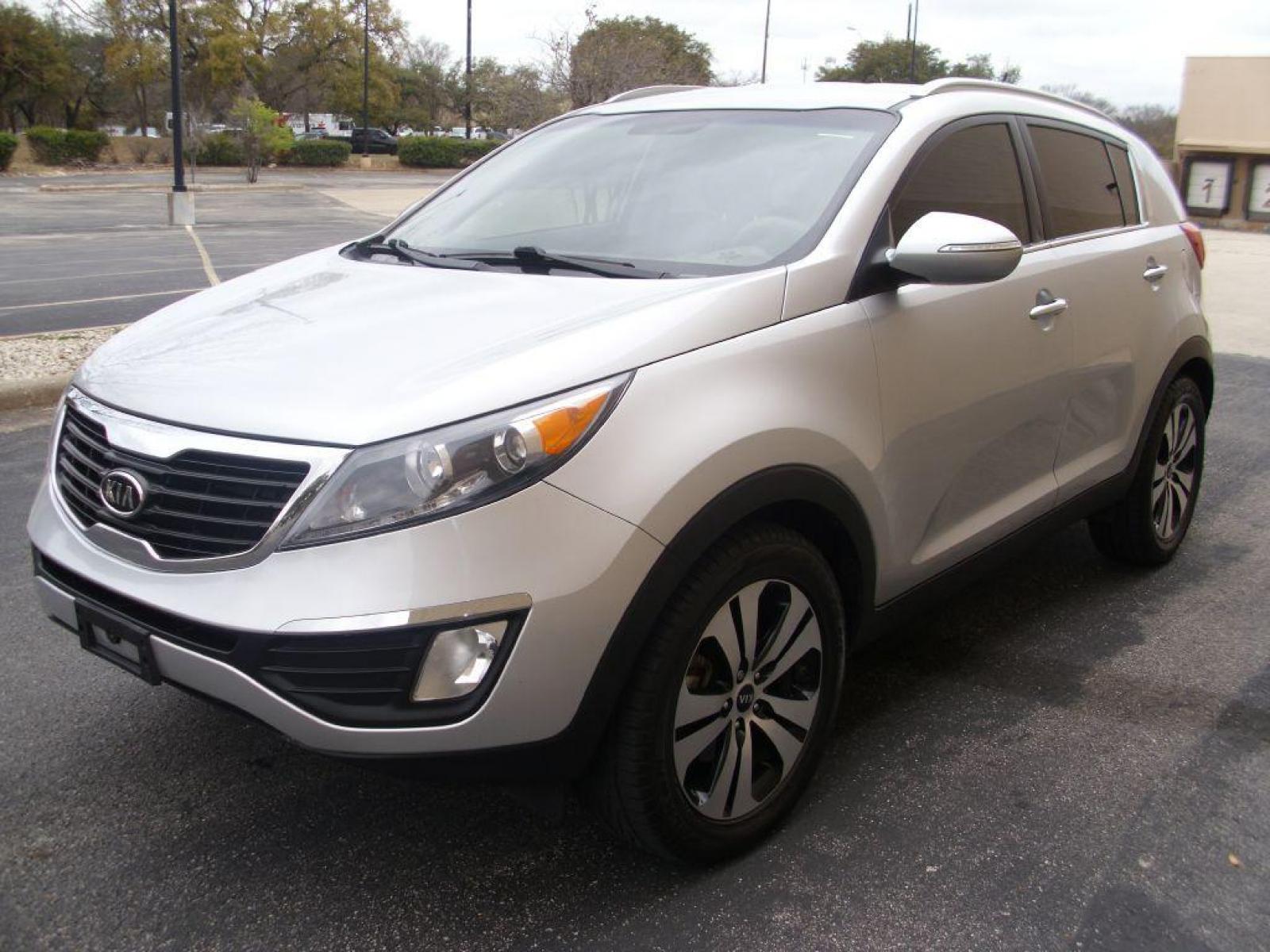 2012 SILVER KIA SPORTAGE EX (KNDPC3A20C7) with an 2.4L engine, Automatic transmission, located at 12019 San Pedro Avenue, San Antonio, TX, 78216, (210) 494-5895, 29.551861, -98.487602 - ONE-OWNER; Bluetooth Technology; Cruise Control; Parking Sensors; Backup Camera; Satellite Radio; Air Conditioning; Power Windows; Power Locks; Power Steering; Tilt Wheel; AM/FM CD/MP3; Satellite; Immobilizer; Keyless Entry; Alarm; Dual Front Airbags; Side Airbags; Head Airbags; Rear Head Airbags; A - Photo #5