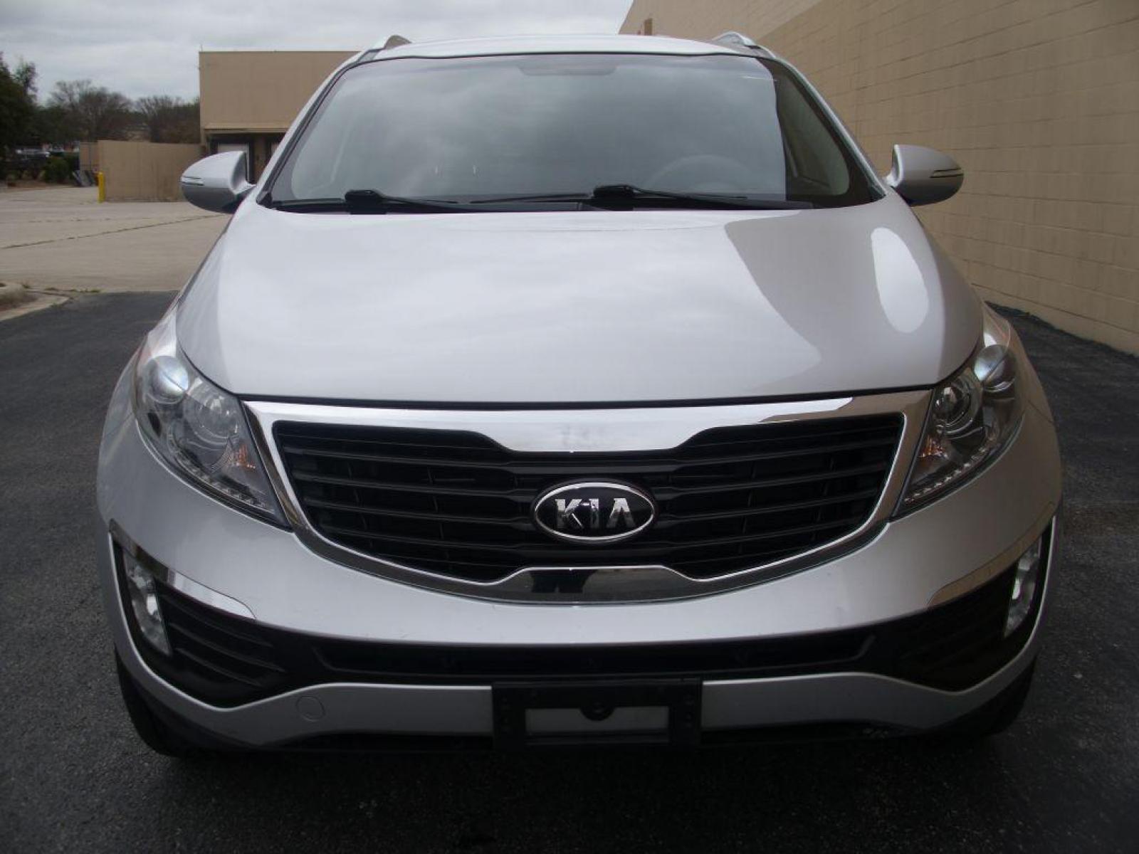 2012 SILVER KIA SPORTAGE EX (KNDPC3A20C7) with an 2.4L engine, Automatic transmission, located at 12019 San Pedro Avenue, San Antonio, TX, 78216, (210) 494-5895, 29.551861, -98.487602 - ONE-OWNER; Bluetooth Technology; Cruise Control; Parking Sensors; Backup Camera; Satellite Radio; Air Conditioning; Power Windows; Power Locks; Power Steering; Tilt Wheel; AM/FM CD/MP3; Satellite; Immobilizer; Keyless Entry; Alarm; Dual Front Airbags; Side Airbags; Head Airbags; Rear Head Airbags; A - Photo #8