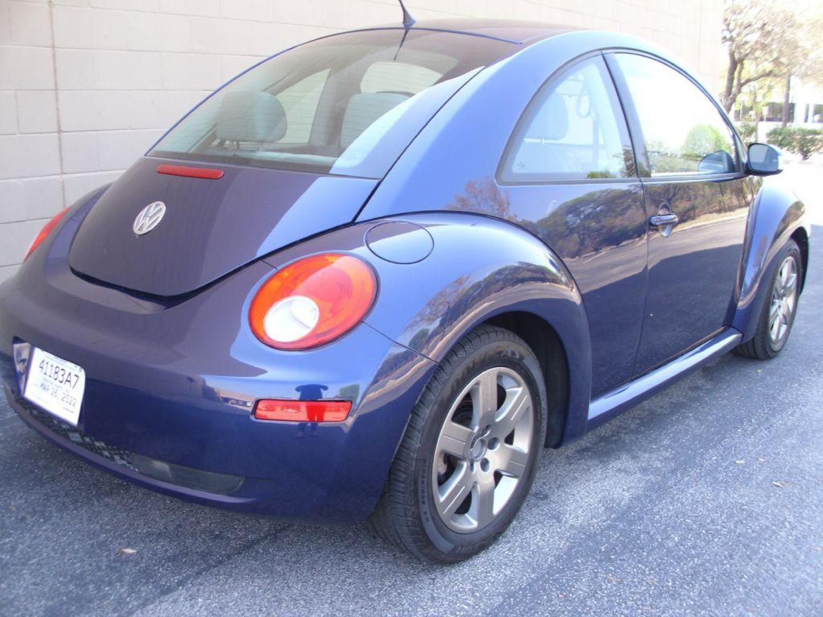 2006 BLUE VOLKSWAGEN NEW BEETLE 2.5L OPTION PACKAGE 1 (3VWRW31C76M) with an 2.5L engine, Automatic transmission, located at 12019 San Pedro Avenue, San Antonio, TX, 78216, (210) 494-5895, 29.551861, -98.487602 - Leather Seats; Air Conditioning; Power Windows; Power Locks; Power Steering; Tilt Wheel; AM/FM Cassette; AM/FM CD; Passive sentry key; Dual Air Bags Front and Sides; Active Belts; All Wheel ABS; Retractable Roof Panel - Photo #12