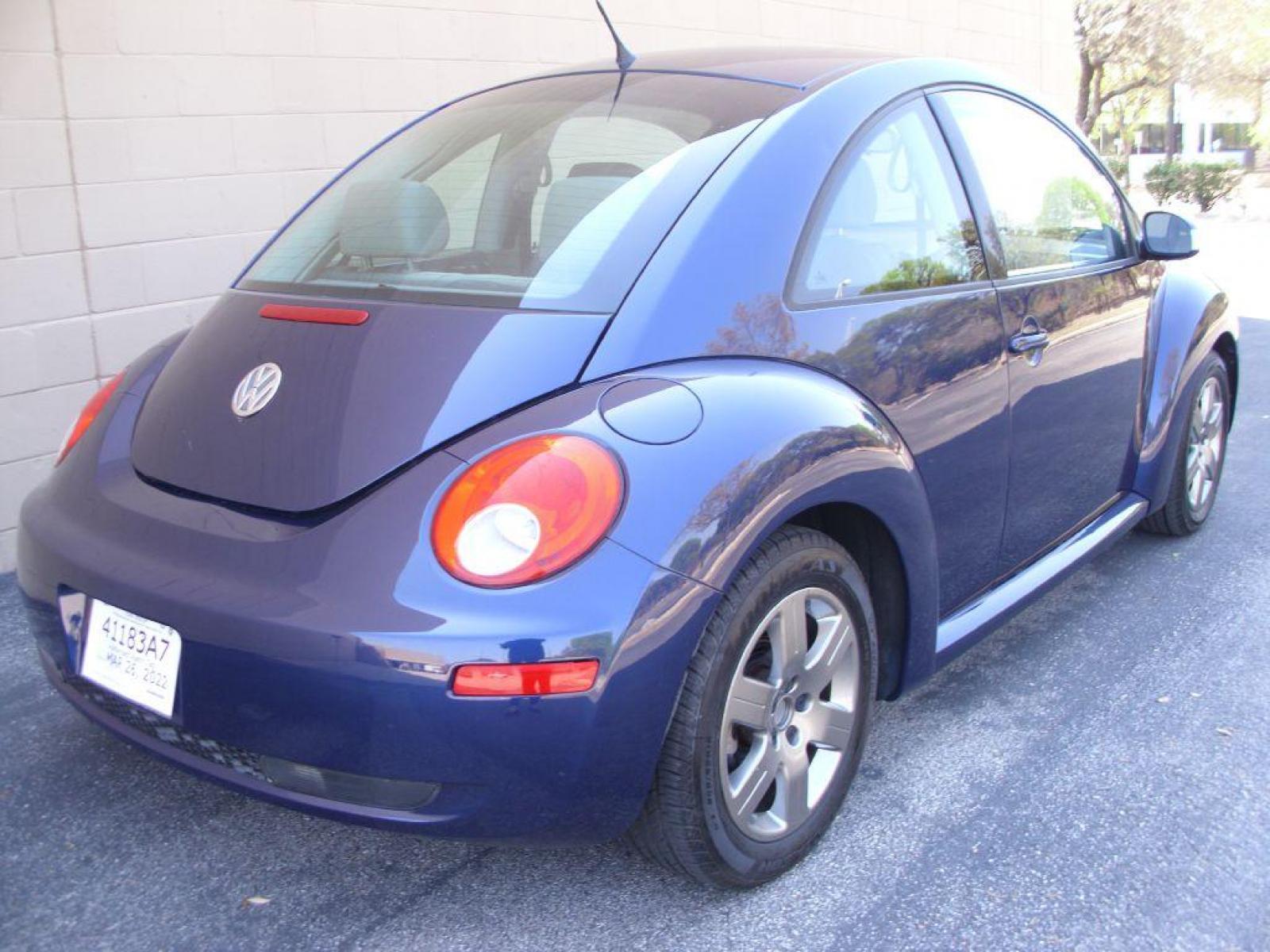 2006 BLUE VOLKSWAGEN NEW BEETLE 2.5L OPTION PACKAGE 1 (3VWRW31C76M) with an 2.5L engine, Automatic transmission, located at 12019 San Pedro Avenue, San Antonio, TX, 78216, (210) 494-5895, 29.551861, -98.487602 - Leather Seats; Air Conditioning; Power Windows; Power Locks; Power Steering; Tilt Wheel; AM/FM Cassette; AM/FM CD; Passive sentry key; Dual Air Bags Front and Sides; Active Belts; All Wheel ABS; Retractable Roof Panel - Photo #13