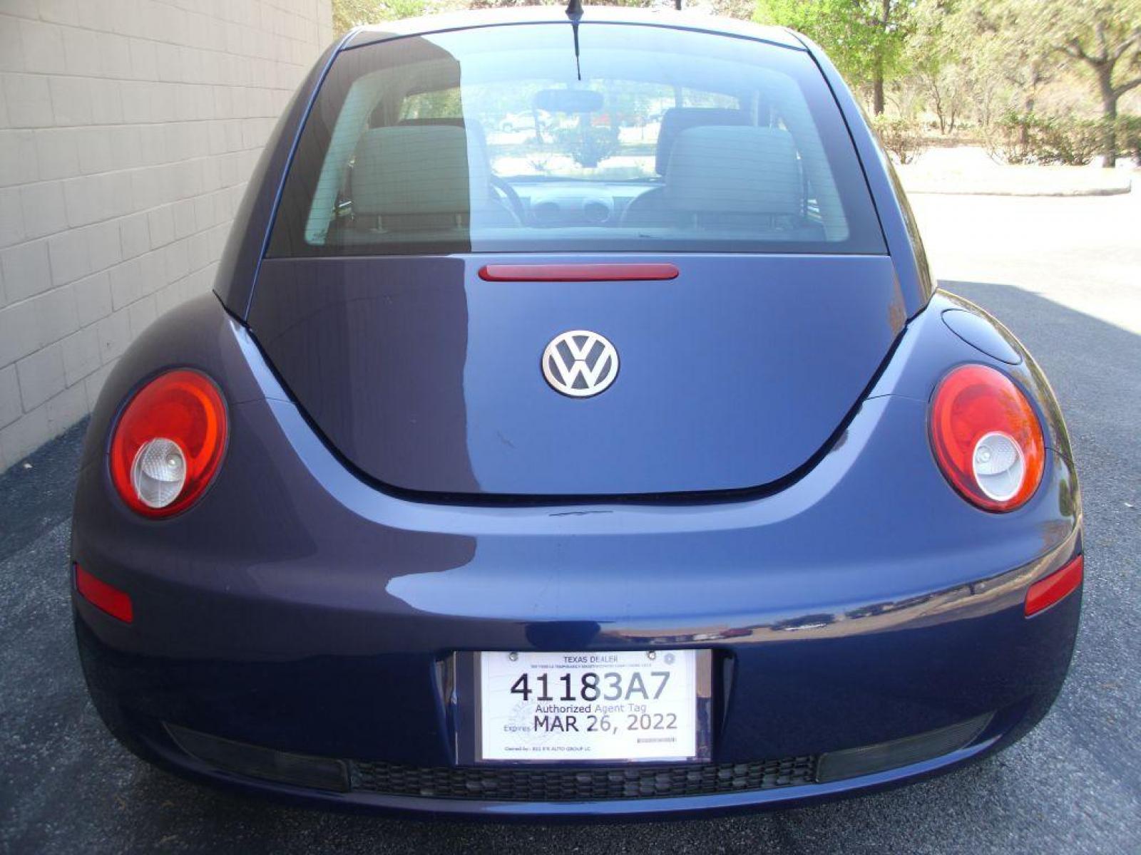 2006 BLUE VOLKSWAGEN NEW BEETLE 2.5L OPTION PACKAGE 1 (3VWRW31C76M) with an 2.5L engine, Automatic transmission, located at 12019 San Pedro Avenue, San Antonio, TX, 78216, (210) 494-5895, 29.551861, -98.487602 - Leather Seats; Air Conditioning; Power Windows; Power Locks; Power Steering; Tilt Wheel; AM/FM Cassette; AM/FM CD; Passive sentry key; Dual Air Bags Front and Sides; Active Belts; All Wheel ABS; Retractable Roof Panel - Photo #15