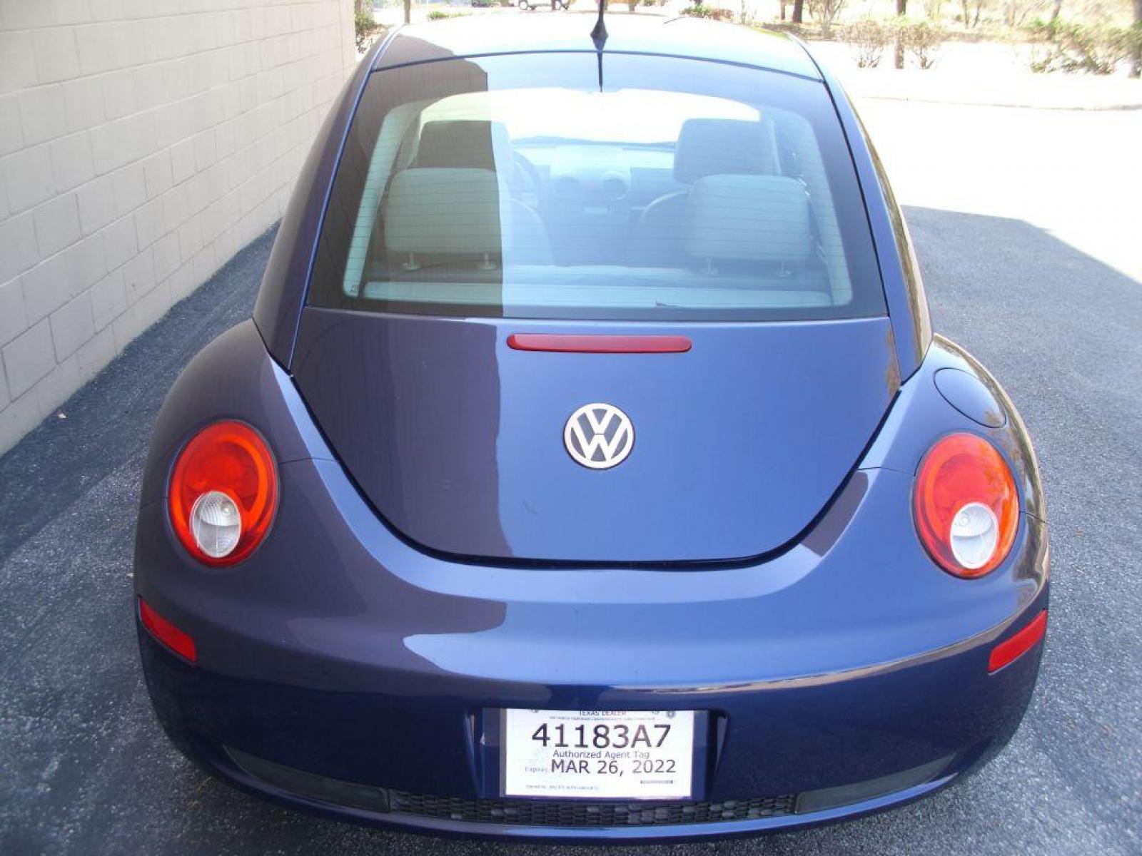 2006 BLUE VOLKSWAGEN NEW BEETLE 2.5L OPTION PACKAGE 1 (3VWRW31C76M) with an 2.5L engine, Automatic transmission, located at 12019 San Pedro Avenue, San Antonio, TX, 78216, (210) 494-5895, 29.551861, -98.487602 - Leather Seats; Air Conditioning; Power Windows; Power Locks; Power Steering; Tilt Wheel; AM/FM Cassette; AM/FM CD; Passive sentry key; Dual Air Bags Front and Sides; Active Belts; All Wheel ABS; Retractable Roof Panel - Photo #16