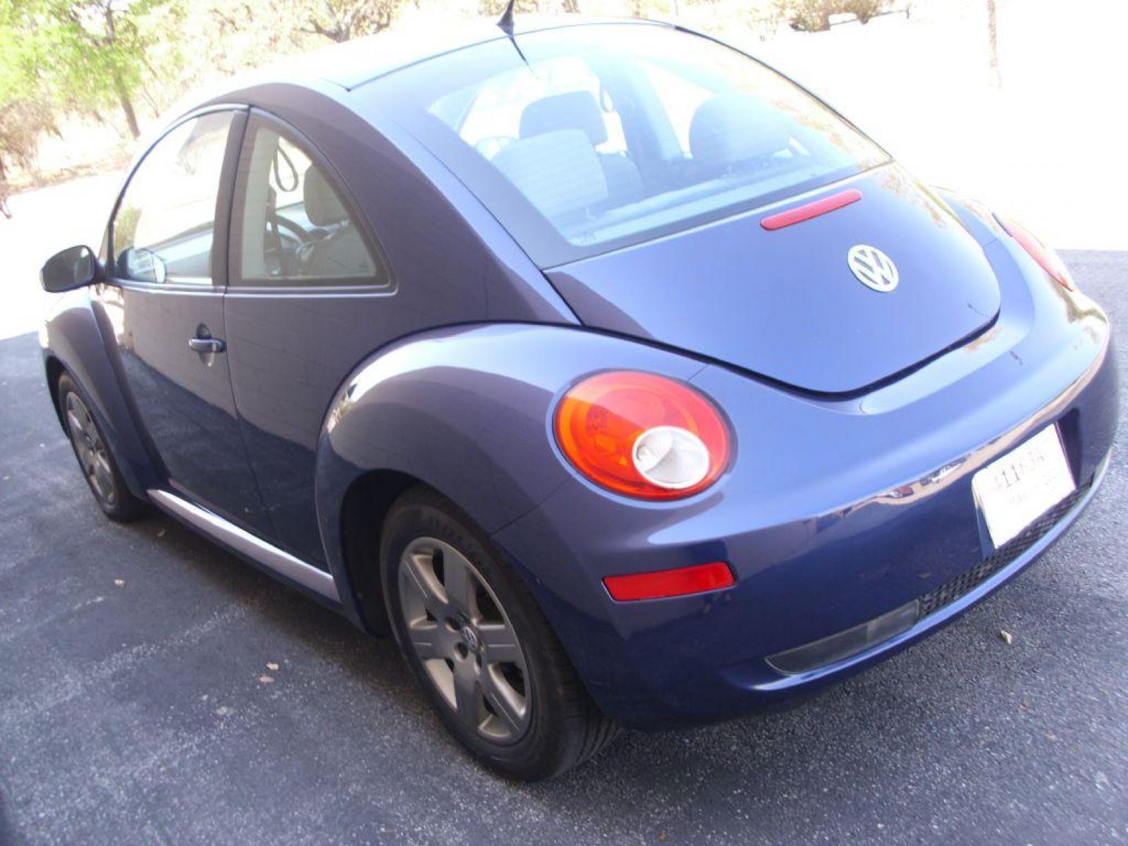 2006 BLUE VOLKSWAGEN NEW BEETLE 2.5L OPTION PACKAGE 1 (3VWRW31C76M) with an 2.5L engine, Automatic transmission, located at 12019 San Pedro Avenue, San Antonio, TX, 78216, (210) 494-5895, 29.551861, -98.487602 - Leather Seats; Air Conditioning; Power Windows; Power Locks; Power Steering; Tilt Wheel; AM/FM Cassette; AM/FM CD; Passive sentry key; Dual Air Bags Front and Sides; Active Belts; All Wheel ABS; Retractable Roof Panel - Photo #18