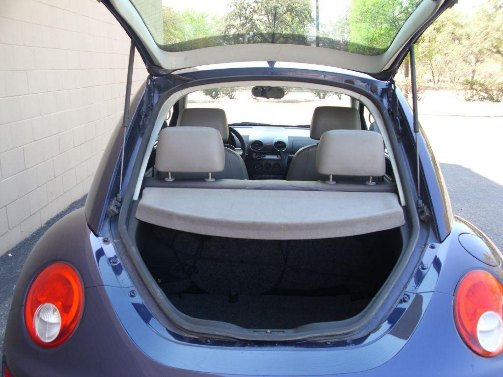 2006 BLUE VOLKSWAGEN NEW BEETLE 2.5L OPTION PACKAGE 1 (3VWRW31C76M) with an 2.5L engine, Automatic transmission, located at 12019 San Pedro Avenue, San Antonio, TX, 78216, (210) 494-5895, 29.551861, -98.487602 - Leather Seats; Air Conditioning; Power Windows; Power Locks; Power Steering; Tilt Wheel; AM/FM Cassette; AM/FM CD; Passive sentry key; Dual Air Bags Front and Sides; Active Belts; All Wheel ABS; Retractable Roof Panel - Photo #24