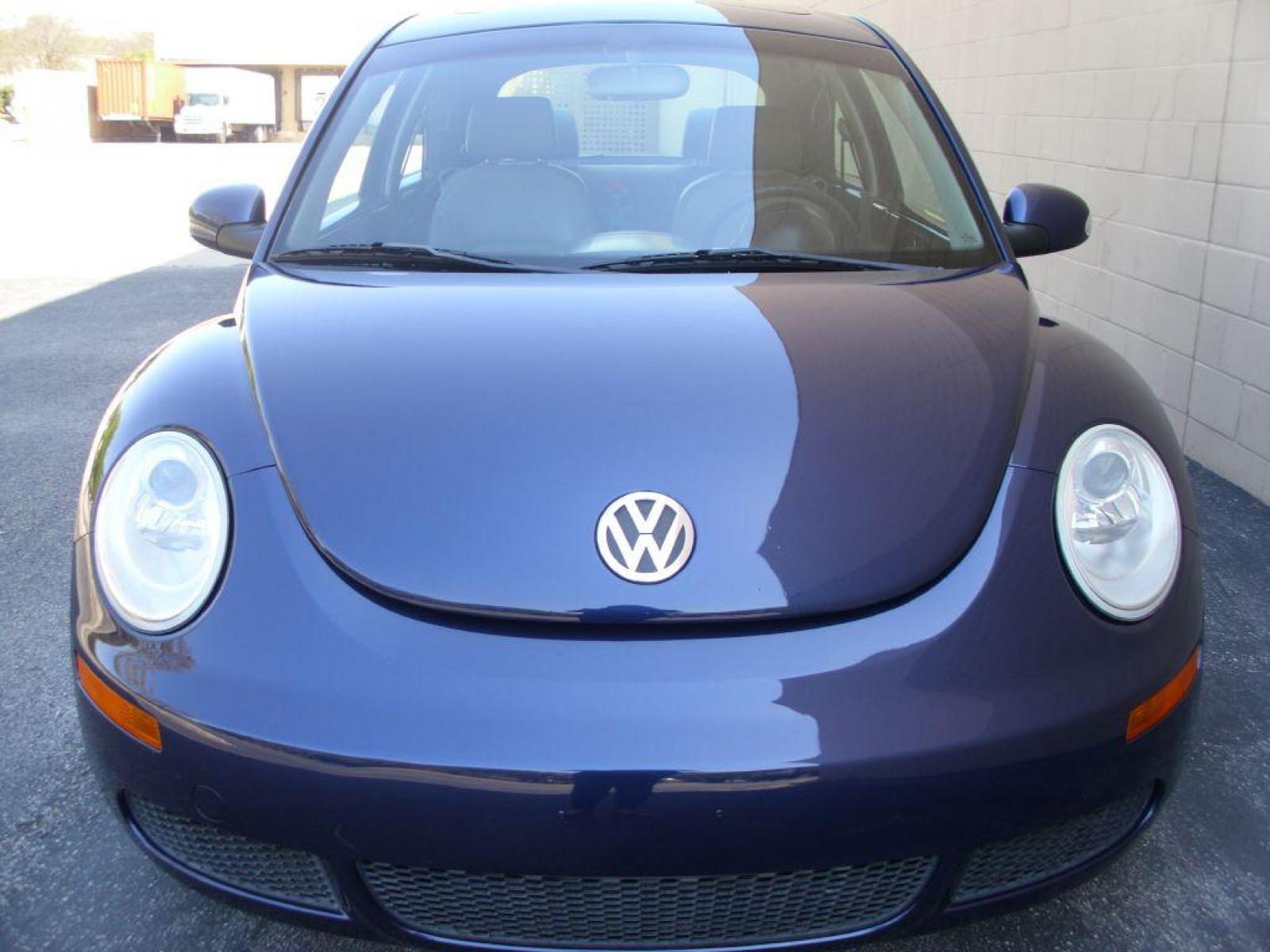 2006 BLUE VOLKSWAGEN NEW BEETLE 2.5L OPTION PACKAGE 1 (3VWRW31C76M) with an 2.5L engine, Automatic transmission, located at 12019 San Pedro Avenue, San Antonio, TX, 78216, (210) 494-5895, 29.551861, -98.487602 - Leather Seats; Air Conditioning; Power Windows; Power Locks; Power Steering; Tilt Wheel; AM/FM Cassette; AM/FM CD; Passive sentry key; Dual Air Bags Front and Sides; Active Belts; All Wheel ABS; Retractable Roof Panel - Photo #4
