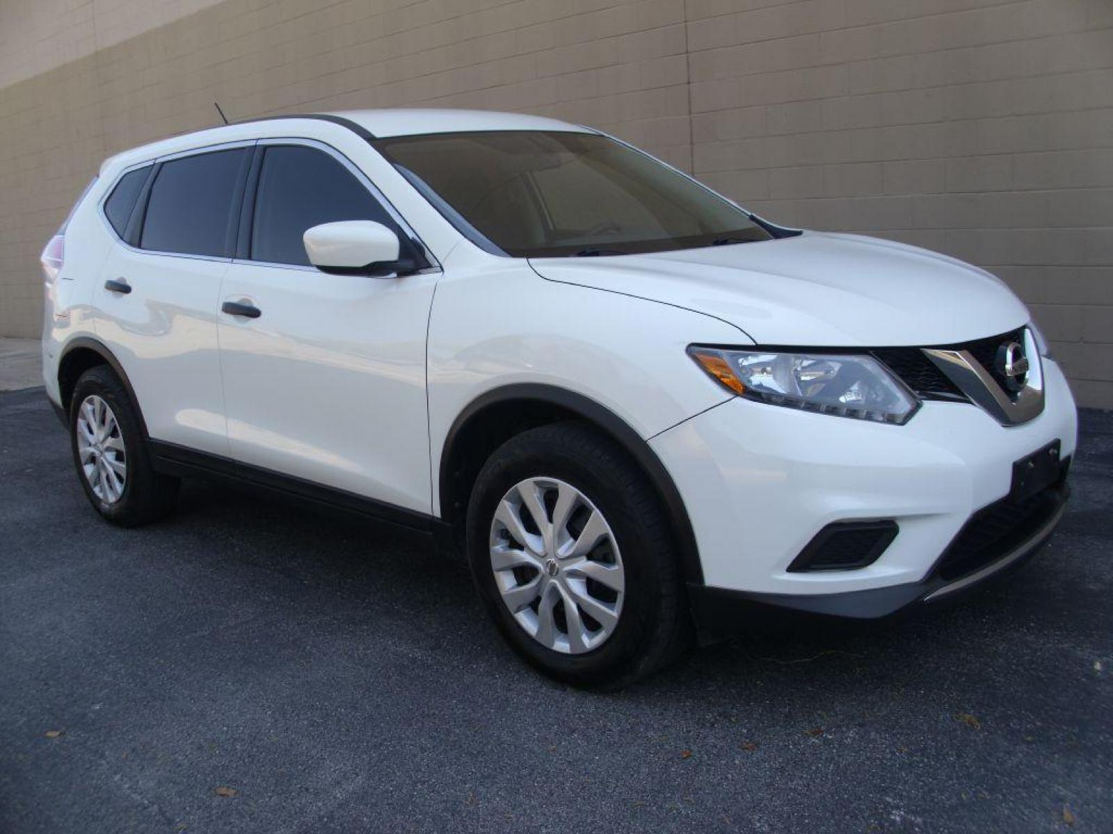 2016 WHITE NISSAN ROGUE S (5N1AT2MT3GC) with an 2.5L engine, Automatic transmission, located at 12019 San Pedro Avenue, San Antonio, TX, 78216, (210) 494-5895, 29.551861, -98.487602 - Photo #7