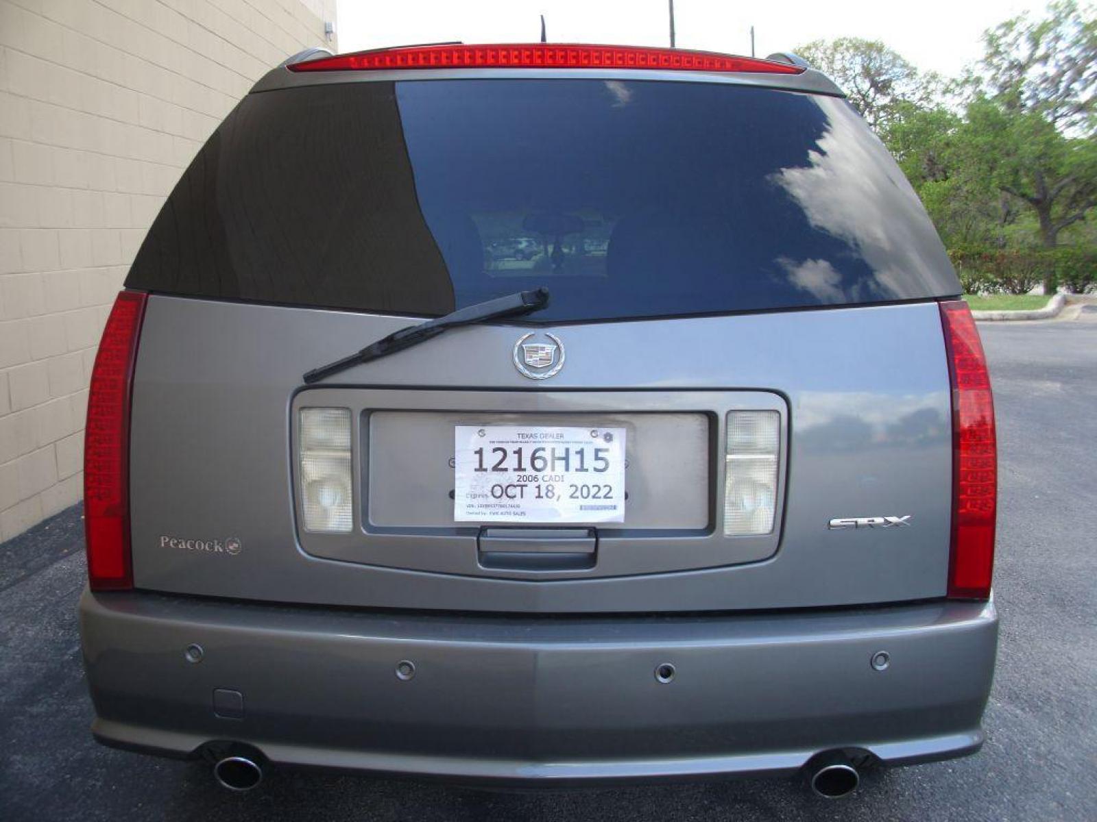 2006 GRAY CADILLAC SRX (1GYEE637760) with an 3.6L engine, Automatic transmission, located at 12019 San Pedro Avenue, San Antonio, TX, 78216, (210) 494-5895, 29.551861, -98.487602 - Leather Seats; Third Row Seating; Air Conditioning; Power Windows; Power Locks; Power Steering; AM/FM CD; Satellite; AM/FM CD/DVD; Sentry Key; Dual Front Airbags; Side Airbags; Head Airbags; Rear Head Airbags; Active Seatbelts; All Wheel ABS - Photo #4