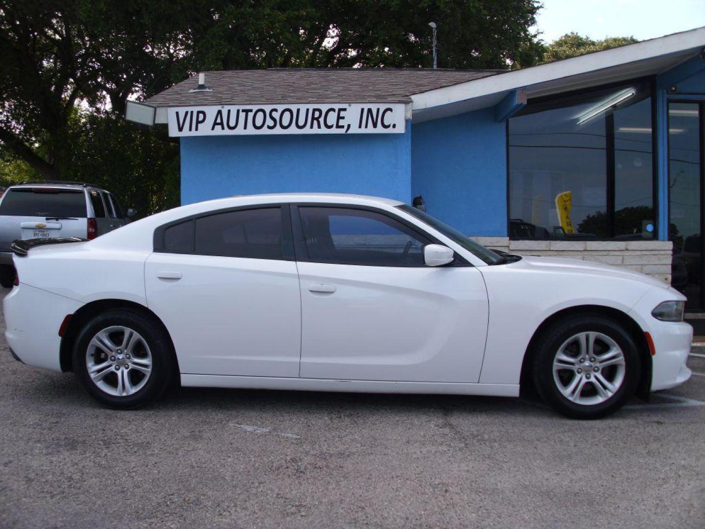 2016 WHITE DODGE CHARGER SE (2C3CDXBG9GH) with an 3.6L engine, Automatic transmission, located at 2215 Harry Wurzbach Rd , San Antonio, TX, 78209, (208) 269-7240, 29.491415, -98.432098 - Photo#0