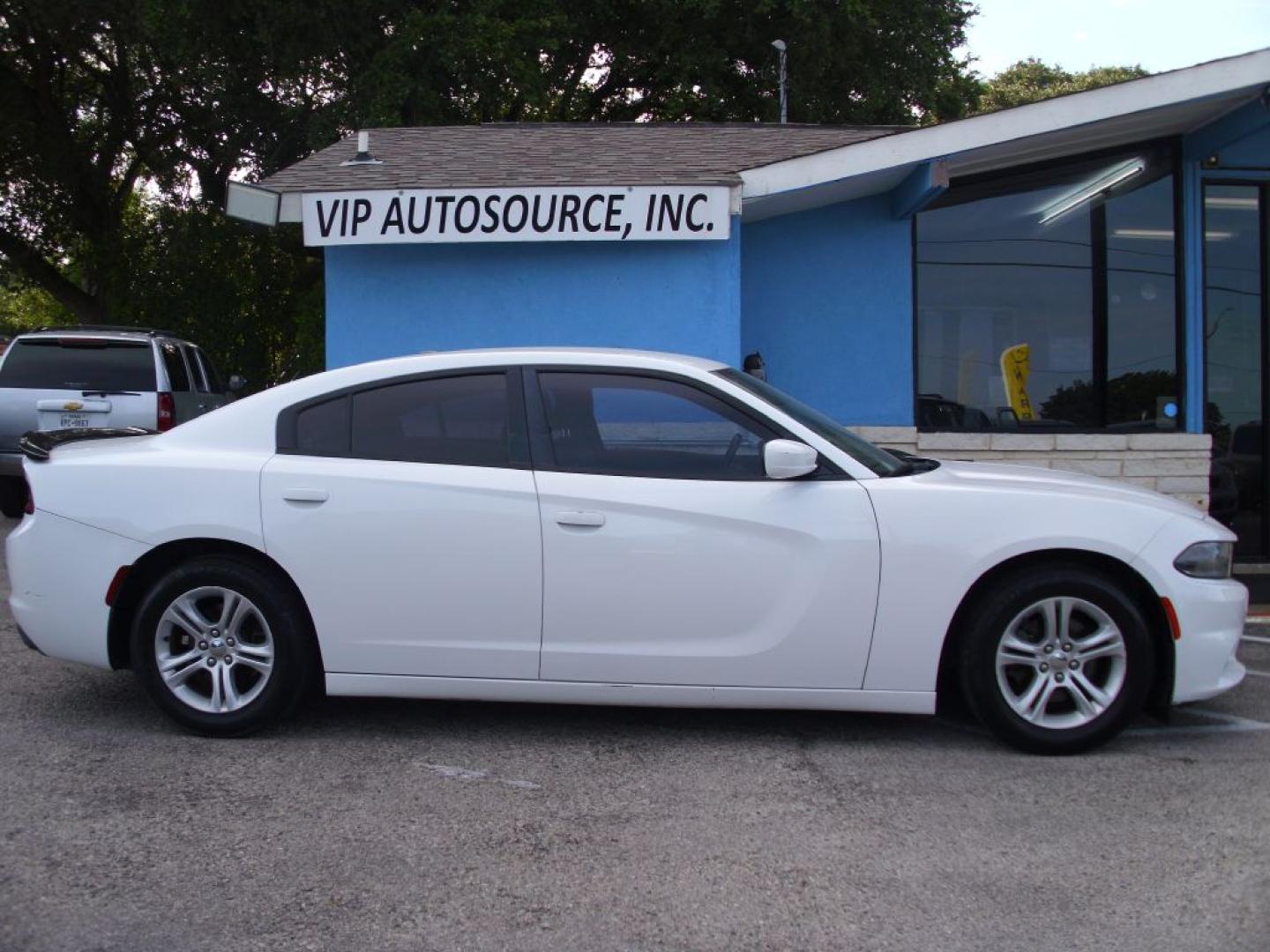 2016 WHITE DODGE CHARGER SE SE (2C3CDXBG9GH) with an 3.6L engine, Automatic transmission, located at 2215 Harry Wurzbach Rd , San Antonio, TX, 78209, (208) 269-7240, 29.491415, -98.432098 - CLEAN VEHICLE- NO ACCIDENTS OR DAMAGES REPORTED! Air Conditioning; Power Windows; Power Locks; Power Steering; Tilt Wheel; AM/FM CD/MP3; Satellite; Sentry Key; Keyless Entry; Alarm; Daytime Running Lights; Dual Front Airbags; Side Airbags; Head Airbags; Rear Head Airbags; Active Seatbelts; All Wheel- Photo#0