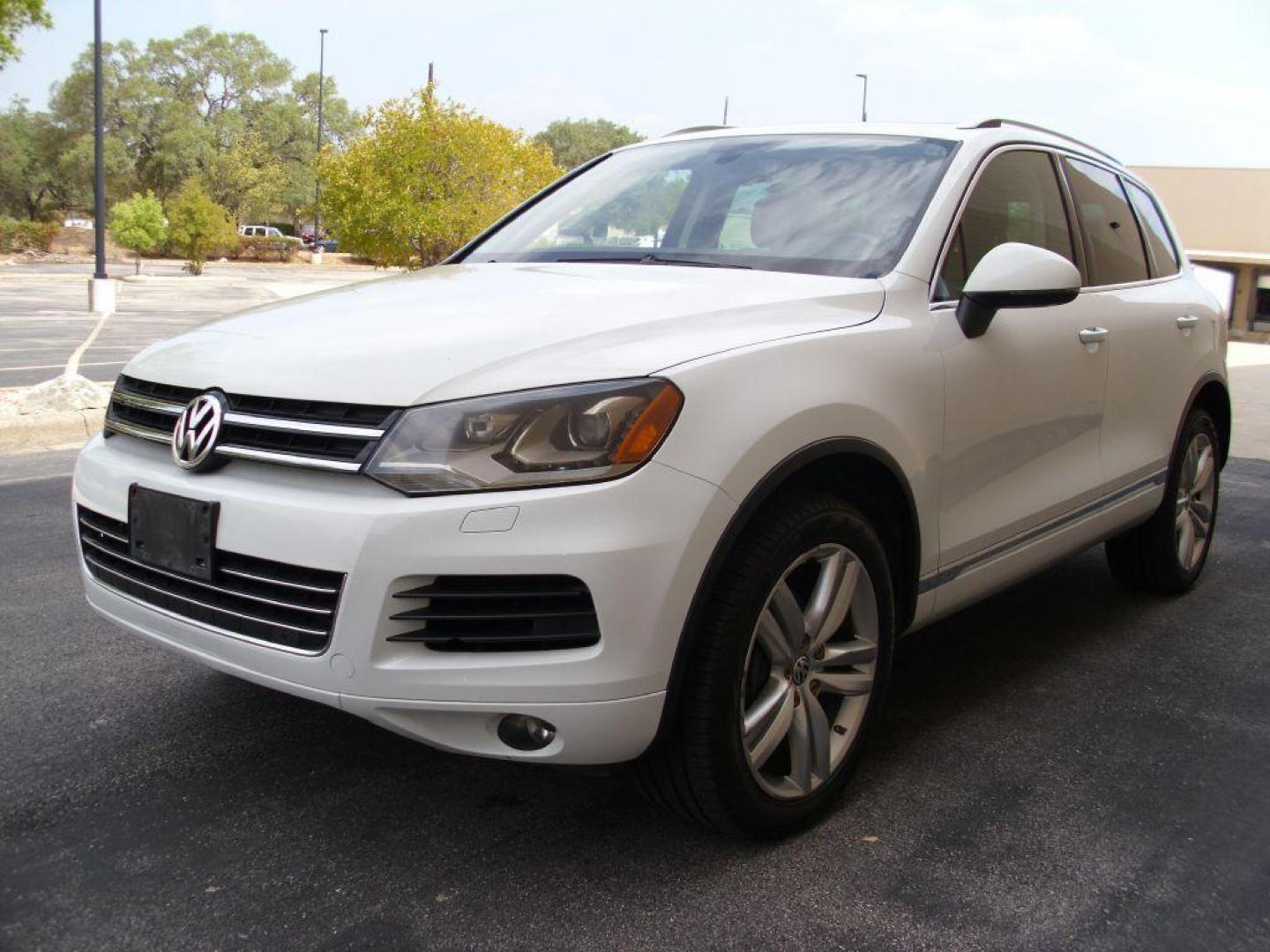 2012 WHITE VOLKSWAGEN TOUAREG V6 (WVGEF9BP8CD) with an 3.6L engine, Automatic transmission, located at 12019 San Pedro Avenue, San Antonio, TX, 78216, (210) 494-5895, 29.550915, -98.491142 - Photo#1