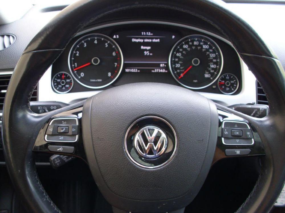 2012 WHITE VOLKSWAGEN TOUAREG V6 (WVGEF9BP8CD) with an 3.6L engine, Automatic transmission, located at 12019 San Pedro Avenue, San Antonio, TX, 78216, (210) 494-5895, 29.551861, -98.487602 - We offer financing thru Capital One Auto Finance. Get Prequalified without any impact to your credit score. Visit our website www.kwsautosales.com and click the Explore Financing/Capital One streamer button to pre-qualify. They offer good terms based on your credit profile and down payment whi - Photo #20