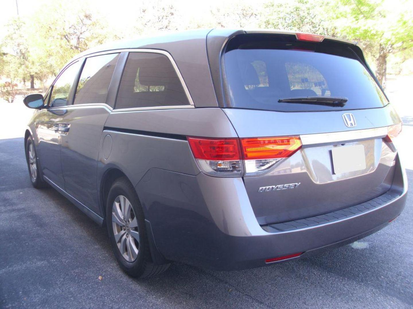 2015 GRAY HONDA ODYSSEY EX (5FNRL5H48FB) with an 3.5L engine, Automatic transmission, located at 12019 San Pedro Avenue, San Antonio, TX, 78216, (210) 494-5895, 29.550915, -98.491142 - Photo#4