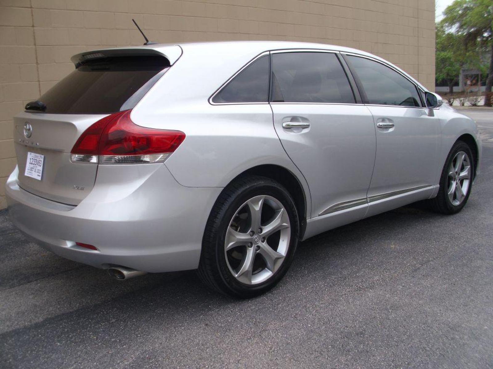 2013 SILVER TOYOTA VENZA LE (4T3ZK3BB7DU) with an 3.5L engine, Automatic transmission, located at 12019 San Pedro Avenue, San Antonio, TX, 78216, (210) 494-5895, 29.551861, -98.487602 - Photo #4