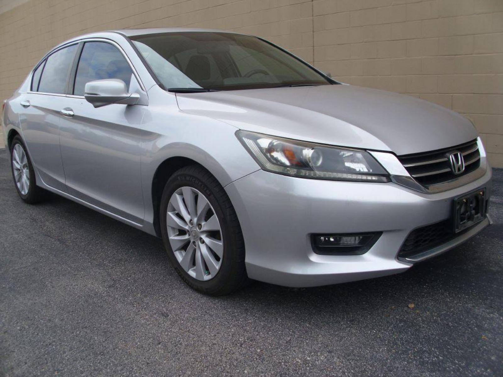 2014 SILVER HONDA ACCORD EX (1HGCR2F78EA) with an 2.4L engine, Automatic transmission, located at 12019 San Pedro Avenue, San Antonio, TX, 78216, (210) 494-5895, 29.551861, -98.487602 - ONE-OWNER; LaneWatch; Bluetooth Wireless; Heated Seats; Smart Key; Air Conditioning; Power Windows; Power Locks; Power Steering; Tilt Wheel; AM/FM CD/MP3; Immobilizer; Keyless Entry; Alarm; Daytime Running Lights; Dual Front Airbags; Side Airbags; Head Airbags; Rear Head Airbags; Active Seatbelts; A - Photo #3