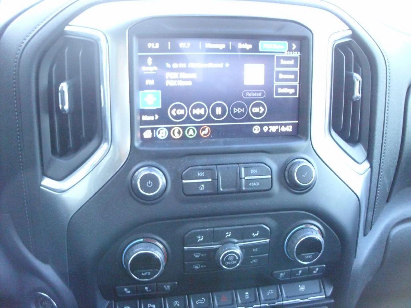 2020 WHITE CHEVROLET SILVERADO 1500 LTZ (3GCUYGED7LG) with an 5.3L engine, Automatic transmission, located at 2215 Harry Wurzbach Rd , San Antonio, TX, 78209, (208) 269-7240, 29.491415, -98.432098 - AMAZING TRUCK!! LTZ 4 WHEEL DRIVE! Air Conditioning; Leather Seats; Blind Spot Monitor; Front Seat Air Conditioned and Heaters; Heated Steering Wheel; Lane Departure Warning; Parking Sensors; Rear View Camera; Remote Start; Smart Key; Power Windows; Power Locks; Power Tail Gate, Power Steering; T - Photo#15
