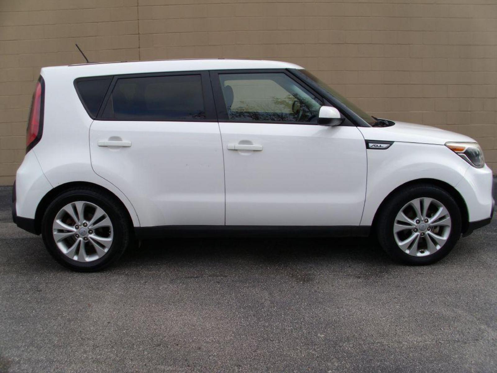 2015 WHITE KIA SOUL + (KNDJP3A57F7) with an 2.0L engine, Automatic transmission, located at 12019 San Pedro Avenue, San Antonio, TX, 78216, (210) 494-5895, 29.551861, -98.487602 - Auxiliary Audio Input; Bluetooth Technology; Cruise Control; Satellite Radio; Air Conditioning; Power Windows; Power Locks; Power Steering; Tilt Wheel; AM/FM CD/MP3; Satellite; Passive engine immobilizer; Dual Front Airbags; Side Airbags; Head Airbags; Rear Head Airbags; Active Seatbelts; All Wheel - Photo #0