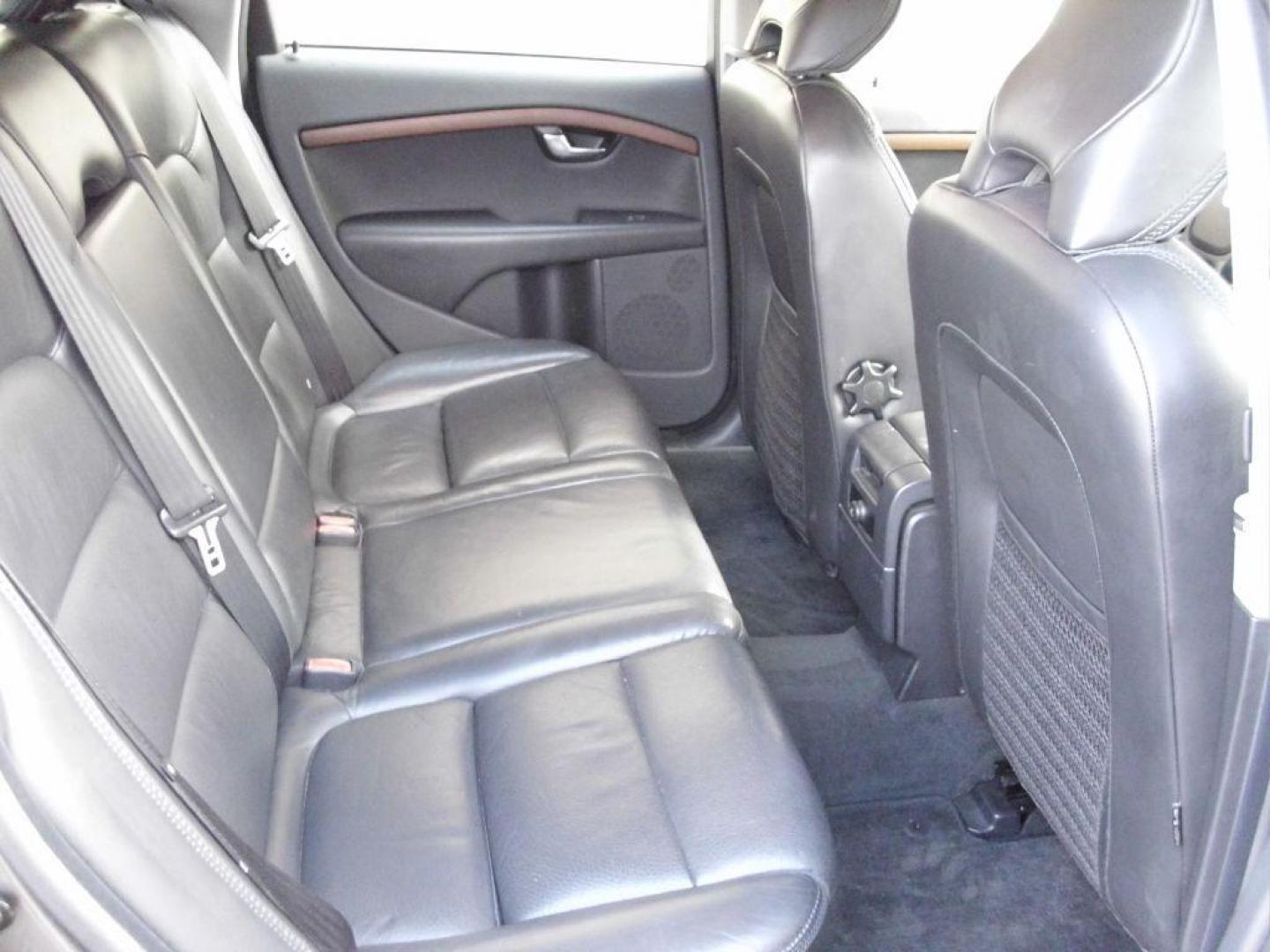 2010 GRAY VOLVO XC70 3.2 (YV4960BZ4A1) with an 3.2L engine, Automatic transmission, located at 12019 San Pedro Avenue, San Antonio, TX, 78216, (210) 494-5895, 29.550915, -98.491142 - We provide financing options through various third-party Credit Unions and Auto Finance Companies, including RBFCU, USAA, SSFCU, Pen Fed, Navy Fed, Credit Human Credit Union of Texas, and most other credit unions. We also work with major banks such as Capital One and Broadway Bank. Payment methods a - Photo#12