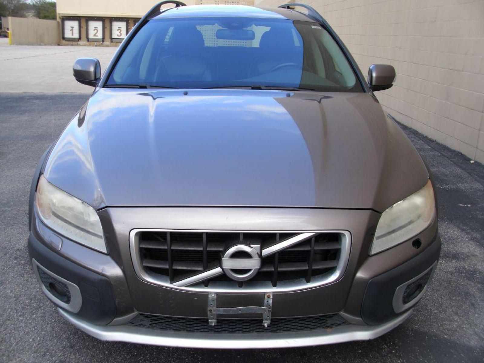2010 GRAY VOLVO XC70 3.2 (YV4960BZ4A1) with an 3.2L engine, Automatic transmission, located at 12019 San Pedro Avenue, San Antonio, TX, 78216, (210) 494-5895, 29.551861, -98.487602 - AWD; Bluetooth Technology; Cruise Control; Front Seat Heaters; Leather Seats; Sunroof; Air Conditioning; Power Windows; Power Locks; Power Steering; Tilt Wheel; AM/FM CD/MP3; Satellite; Immobilizer; Keyless Entry; Alarm; Daytime Running Lights; Dual Front Airbags; Side Airbags; Head Airbags; Rear He - Photo #3