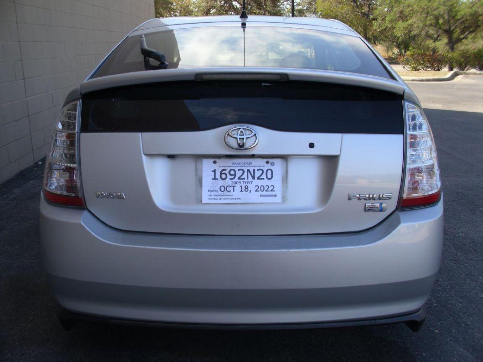 2009 SILVER TOYOTA PRIUS (JTDKB20U793) with an 1.5L engine, Continuously Variable transmission, located at 12019 San Pedro Avenue, San Antonio, TX, 78216, (210) 494-5895, 29.551861, -98.487602 - One-Owner; Air Conditioning; Power Windows; Power Locks; Power Steering; Tilt Wheel; AM/FM CD/MP3; Satellite; AM/FM CD/DVD; Immobilizer; Keyless Entry; Alarm; Dual Front Airbags; Side Airbags; Head Airbags; Rear Head Airbags; Active Seatbelts; All Wheel ABS - Photo #4