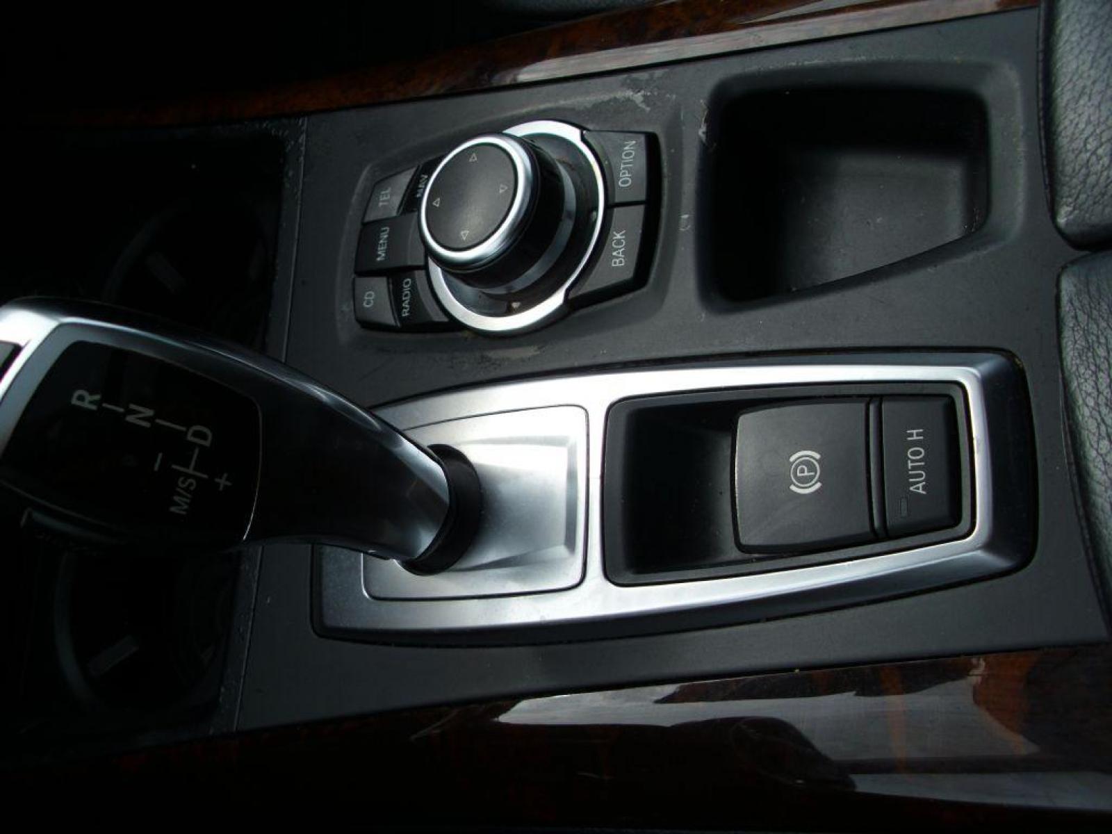 2013 GRAY BMW X5 XDRIVE35I (5UXZV4C56D0) with an 3.0L engine, Automatic transmission, located at 12019 San Pedro Avenue, San Antonio, TX, 78216, (210) 494-5895, 29.551861, -98.487602 - Photo #32