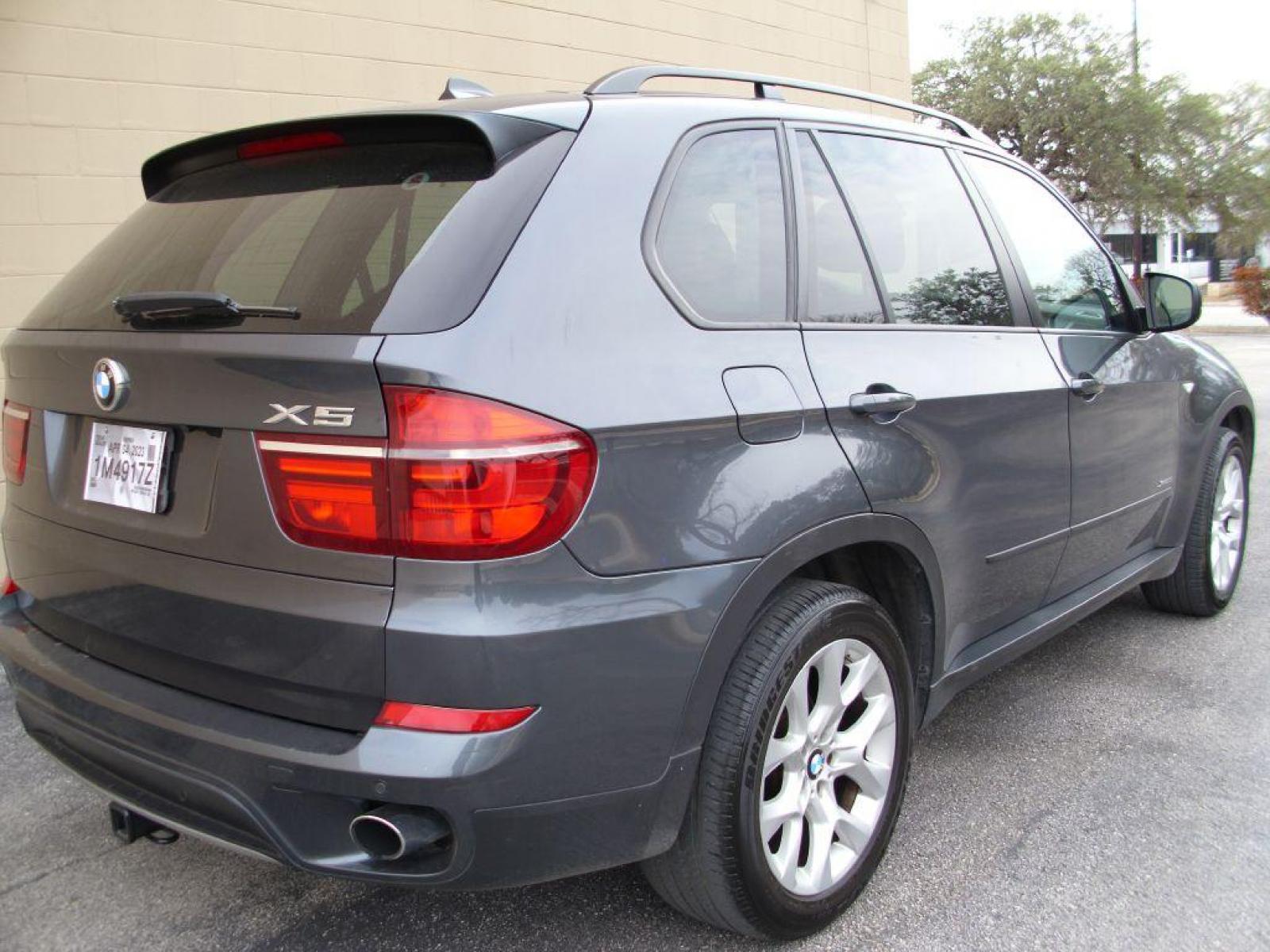 2013 GRAY BMW X5 XDRIVE35I (5UXZV4C56D0) with an 3.0L engine, Automatic transmission, located at 12019 San Pedro Avenue, San Antonio, TX, 78216, (210) 494-5895, 29.551861, -98.487602 - Auxiliary Audio Input; Bluetooth Technology; Backup Camera; Cruise Control; Front Seat Heaters; Head Up Display; Leather Seats; Panoramic Sunroof; Parking Sensors; Rear Sunshade; Smart Key; Tow Hitch; Air Conditioning; Power Hatch; Power Windows; Power Locks; Power Steering; Tilt Wheel; AM/FM CD/MP3 - Photo #5