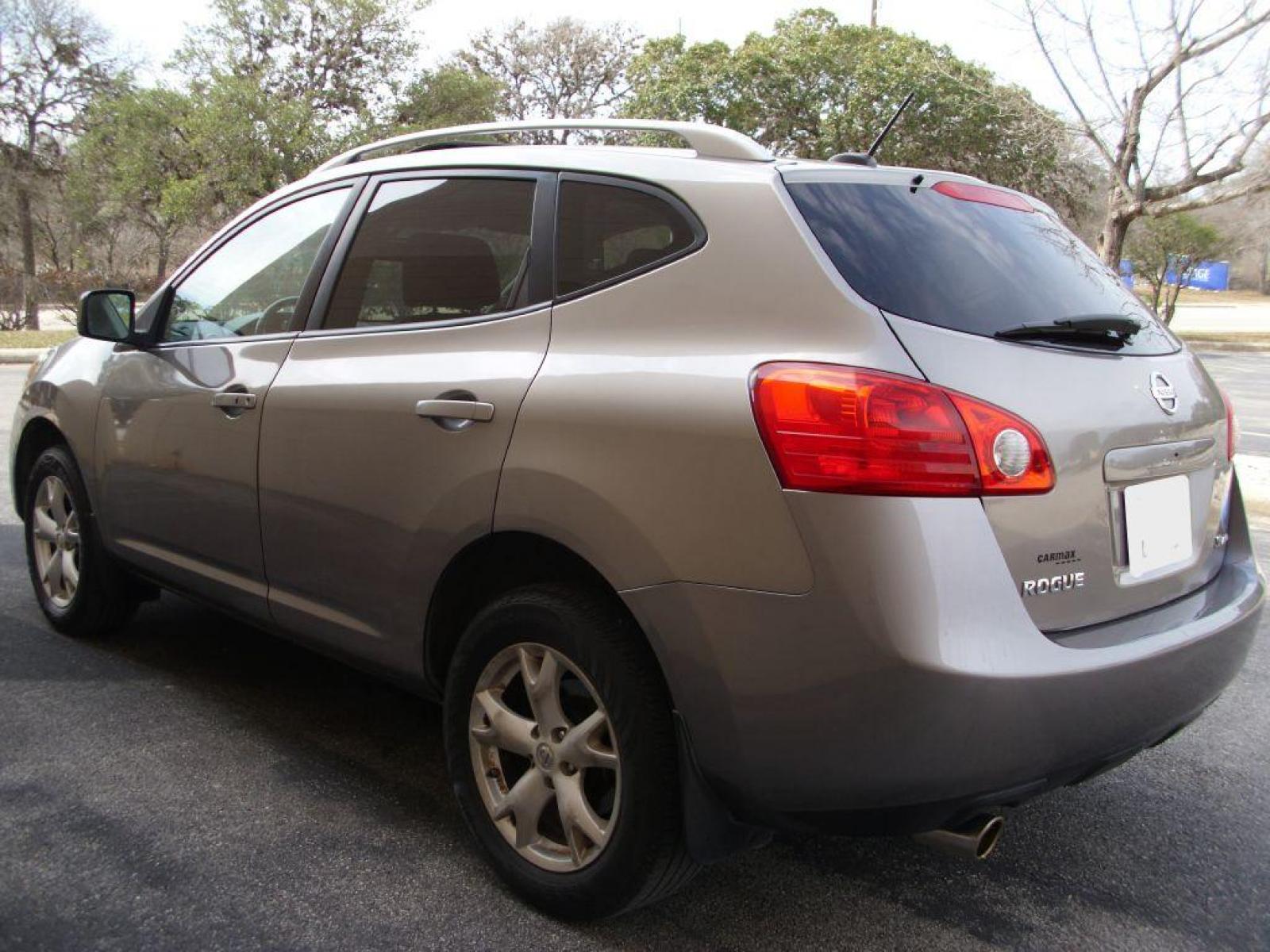 2009 GRAY NISSAN ROGUE S (JN8AS58V79W) with an 2.5L engine, Automatic transmission, located at 12019 San Pedro Avenue, San Antonio, TX, 78216, (210) 494-5895, 29.551861, -98.487602 - Auxiliary Audio Input; BOSE Sound System; Bluetooth Technology; Cruise Control; Front Seat Heaters; Leather Seats; Power Seats; Satellite Radio; Smart Key; Air Conditioning; Power Windows; Power Locks; Power Steering; Tilt Wheel; AM/FM CD; AM/FM CD/MP3; Satellite; Immobilizer; Keyless Entry; Alarm; - Photo #2