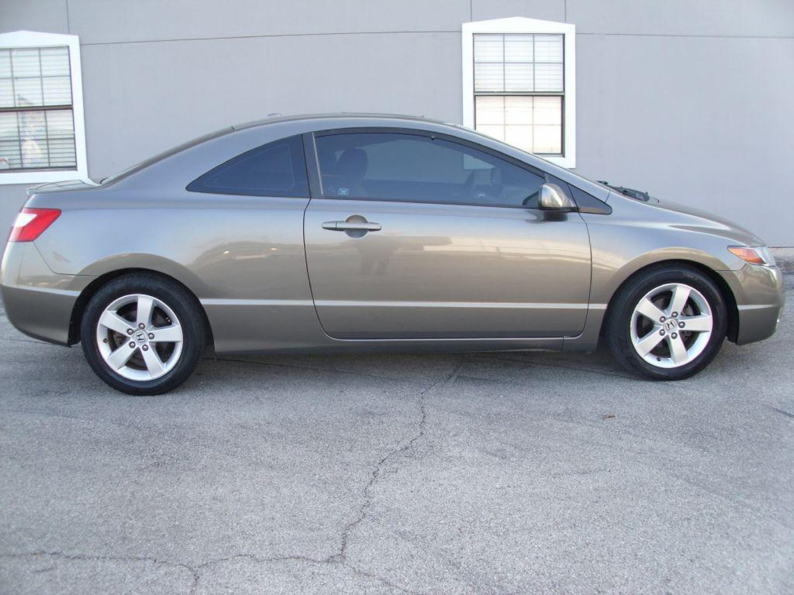 2008 GRAY HONDA CIVIC EX (2HGFG12888H) with an 1.8L engine, Automatic transmission, located at 12019 San Pedro Avenue, San Antonio, TX, 78216, (210) 494-5895, 29.551861, -98.487602 - ONE-OWNER; Auxilliary Audio Input; Bluetooth Technology; Cruise Control; Navigation; Air Conditioning; Power Windows; Power Locks; Power Steering; Tilt Wheel; AM/FM CD/MP3; Satellite; Immobilizer; Keyless Entry; Alarm; Daytime Running Lights; Dual Front Airbags; Side Airbags; Head Airbags; Rear Head - Photo #0