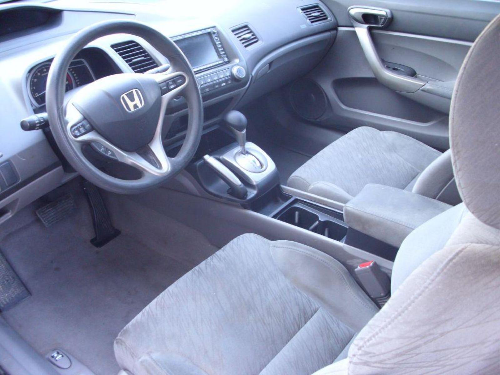 2008 GRAY HONDA CIVIC EX (2HGFG12888H) with an 1.8L engine, Automatic transmission, located at 12019 San Pedro Avenue, San Antonio, TX, 78216, (210) 494-5895, 29.551861, -98.487602 - ONE-OWNER; Auxilliary Audio Input; Bluetooth Technology; Cruise Control; Navigation; Air Conditioning; Power Windows; Power Locks; Power Steering; Tilt Wheel; AM/FM CD/MP3; Satellite; Immobilizer; Keyless Entry; Alarm; Daytime Running Lights; Dual Front Airbags; Side Airbags; Head Airbags; Rear Head - Photo #10