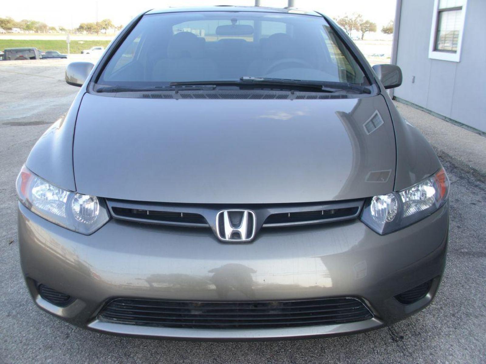 2008 GRAY HONDA CIVIC EX (2HGFG12888H) with an 1.8L engine, Automatic transmission, located at 12019 San Pedro Avenue, San Antonio, TX, 78216, (210) 494-5895, 29.551861, -98.487602 - ONE-OWNER; Auxilliary Audio Input; Bluetooth Technology; Cruise Control; Navigation; Air Conditioning; Power Windows; Power Locks; Power Steering; Tilt Wheel; AM/FM CD/MP3; Satellite; Immobilizer; Keyless Entry; Alarm; Daytime Running Lights; Dual Front Airbags; Side Airbags; Head Airbags; Rear Head - Photo #2