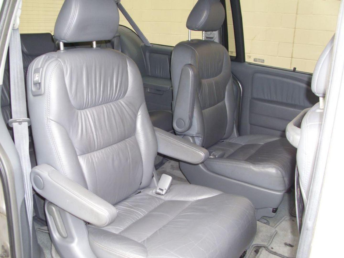 2006 SILVER HONDA ODYSSEY EXL (5FNRL38696B) with an 3.5L engine, Automatic transmission, located at 12019 San Pedro Avenue, San Antonio, TX, 78216, (208) 269-7240, 29.550915, -98.491142 - We provide financing options through various third-party Credit Unions and Auto Finance Companies, including RBFCU, USAA, SSFCU, Pen Fed, Navy Fed, Credit Human Credit Union of Texas, and most other credit unions. We also work with major banks such as Capital One and Broadway Bank. Payment methods a - Photo#12