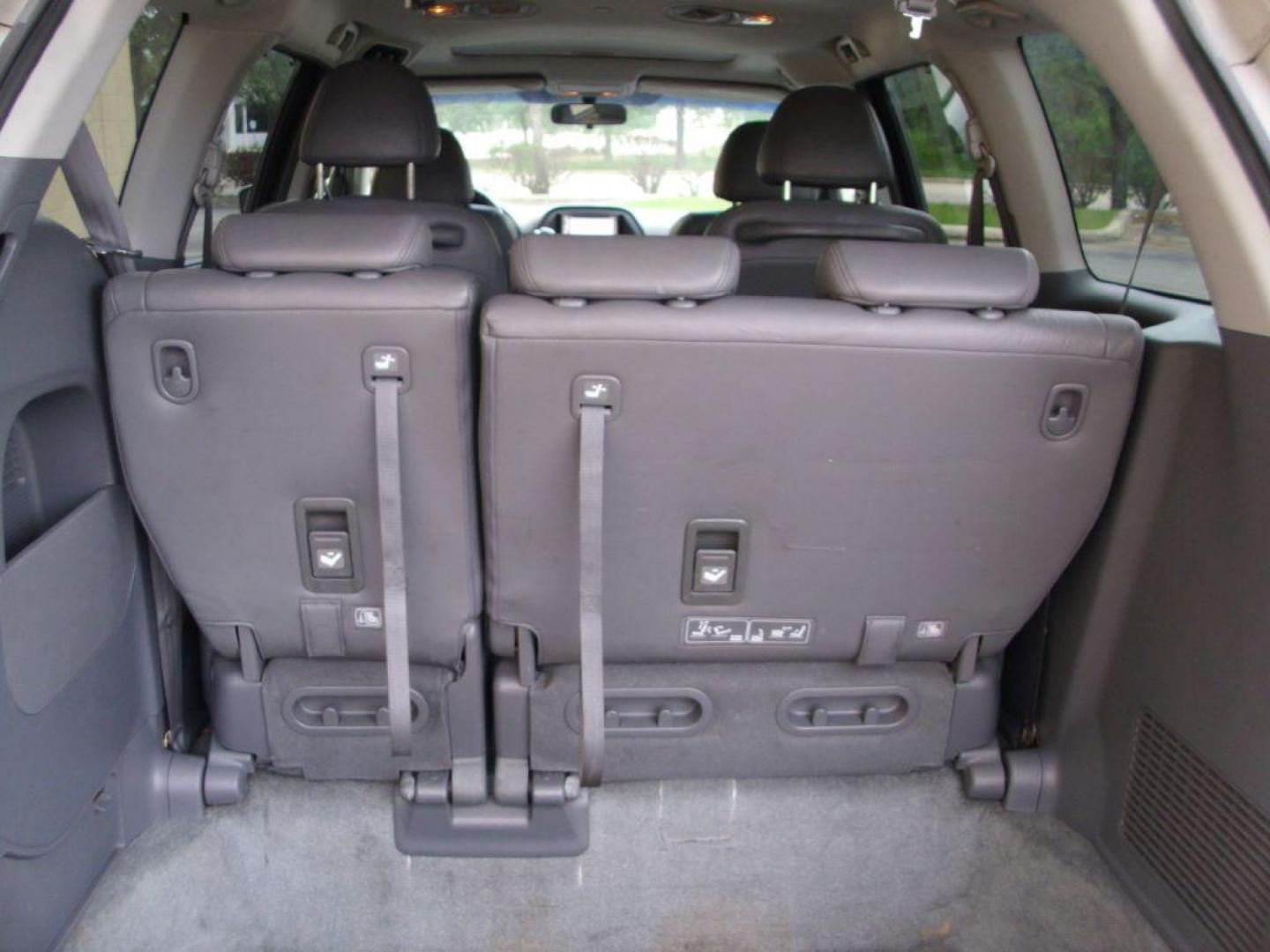 2006 SILVER HONDA ODYSSEY EXL (5FNRL38696B) with an 3.5L engine, Automatic transmission, located at 12019 San Pedro Avenue, San Antonio, TX, 78216, (208) 269-7240, 29.550915, -98.491142 - We provide financing options through various third-party Credit Unions and Auto Finance Companies, including RBFCU, USAA, SSFCU, Pen Fed, Navy Fed, Credit Human Credit Union of Texas, and most other credit unions. We also work with major banks such as Capital One and Broadway Bank. Payment methods a - Photo#15