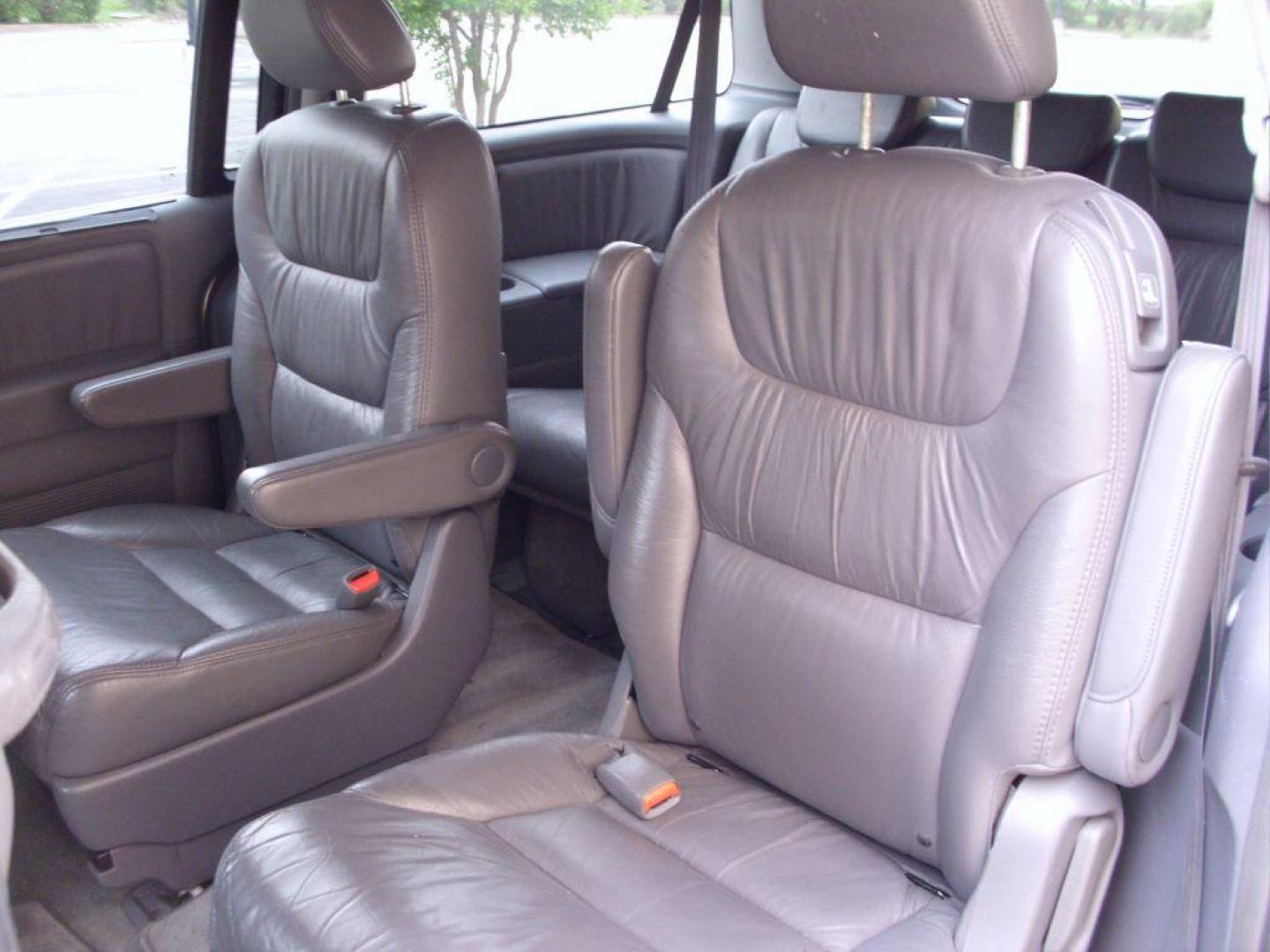 2006 SILVER HONDA ODYSSEY EXL (5FNRL38696B) with an 3.5L engine, Automatic transmission, located at 12019 San Pedro Avenue, San Antonio, TX, 78216, (208) 269-7240, 29.550915, -98.491142 - We provide financing options through various third-party Credit Unions and Auto Finance Companies, including RBFCU, USAA, SSFCU, Pen Fed, Navy Fed, Credit Human Credit Union of Texas, and most other credit unions. We also work with major banks such as Capital One and Broadway Bank. Payment methods a - Photo#16