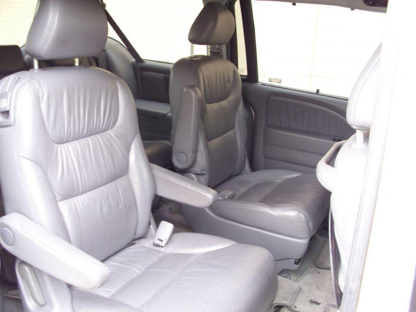2006 SILVER HONDA ODYSSEY EXL (5FNRL38696B) with an 3.5L engine, Automatic transmission, located at 12019 San Pedro Avenue, San Antonio, TX, 78216, (210) 494-5895, 29.551861, -98.487602 - Cruise Control; Fold-Away Third Row; Leather Seats; Front Seat Heaters; Power Seats; Power Sliding Doors; 7 Passenger; Quad Seats; Sunroof; Air Conditioning; Power Windows; Power Locks; Power Steering; Tilt Wheel; AM/FM CD; Satellite; Immobilizer; Dual Air Bags Front and Sides; Active Belts; Crew Ca - Photo #11