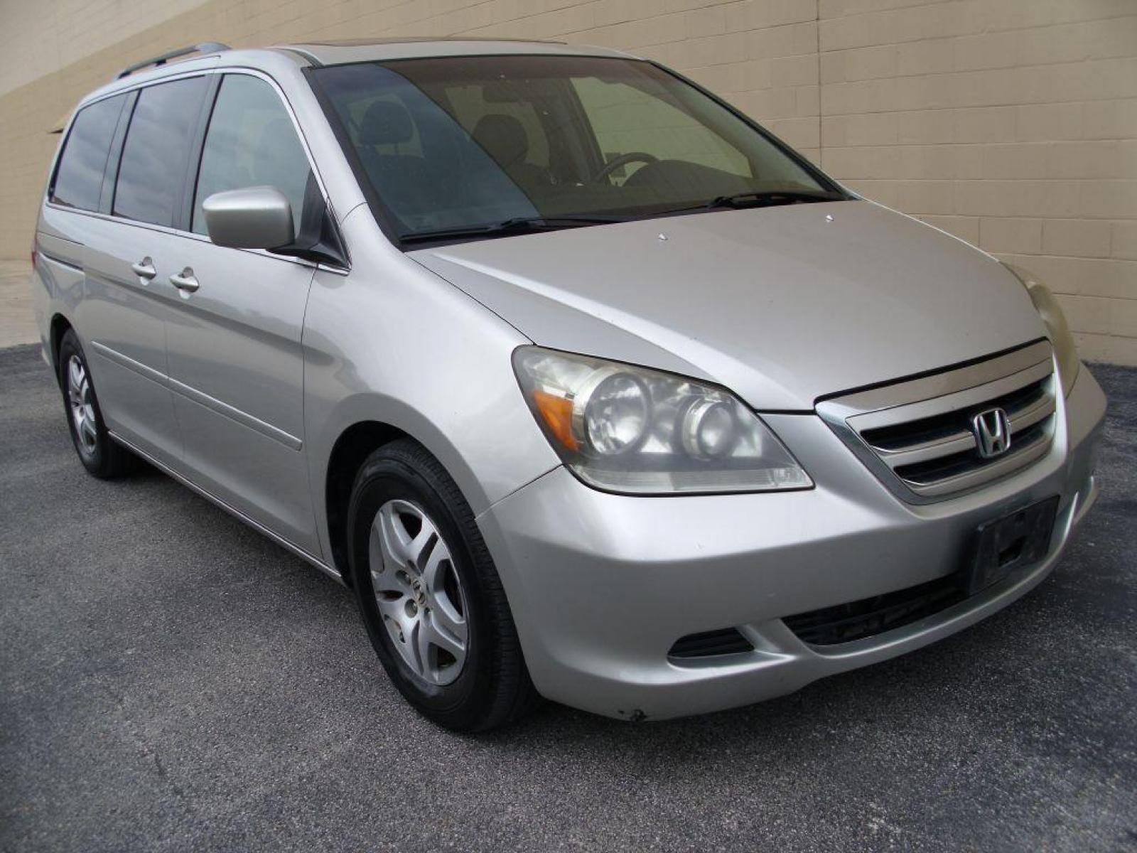 2006 SILVER HONDA ODYSSEY EXL (5FNRL38696B) with an 3.5L engine, Automatic transmission, located at 12019 San Pedro Avenue, San Antonio, TX, 78216, (210) 494-5895, 29.551861, -98.487602 - Cruise Control; Fold-Away Third Row; Leather Seats; Front Seat Heaters; Power Seats; Power Sliding Doors; 7 Passenger; Quad Seats; Sunroof; Air Conditioning; Power Windows; Power Locks; Power Steering; Tilt Wheel; AM/FM CD; Satellite; Immobilizer; Dual Air Bags Front and Sides; Active Belts; Crew Ca - Photo #3