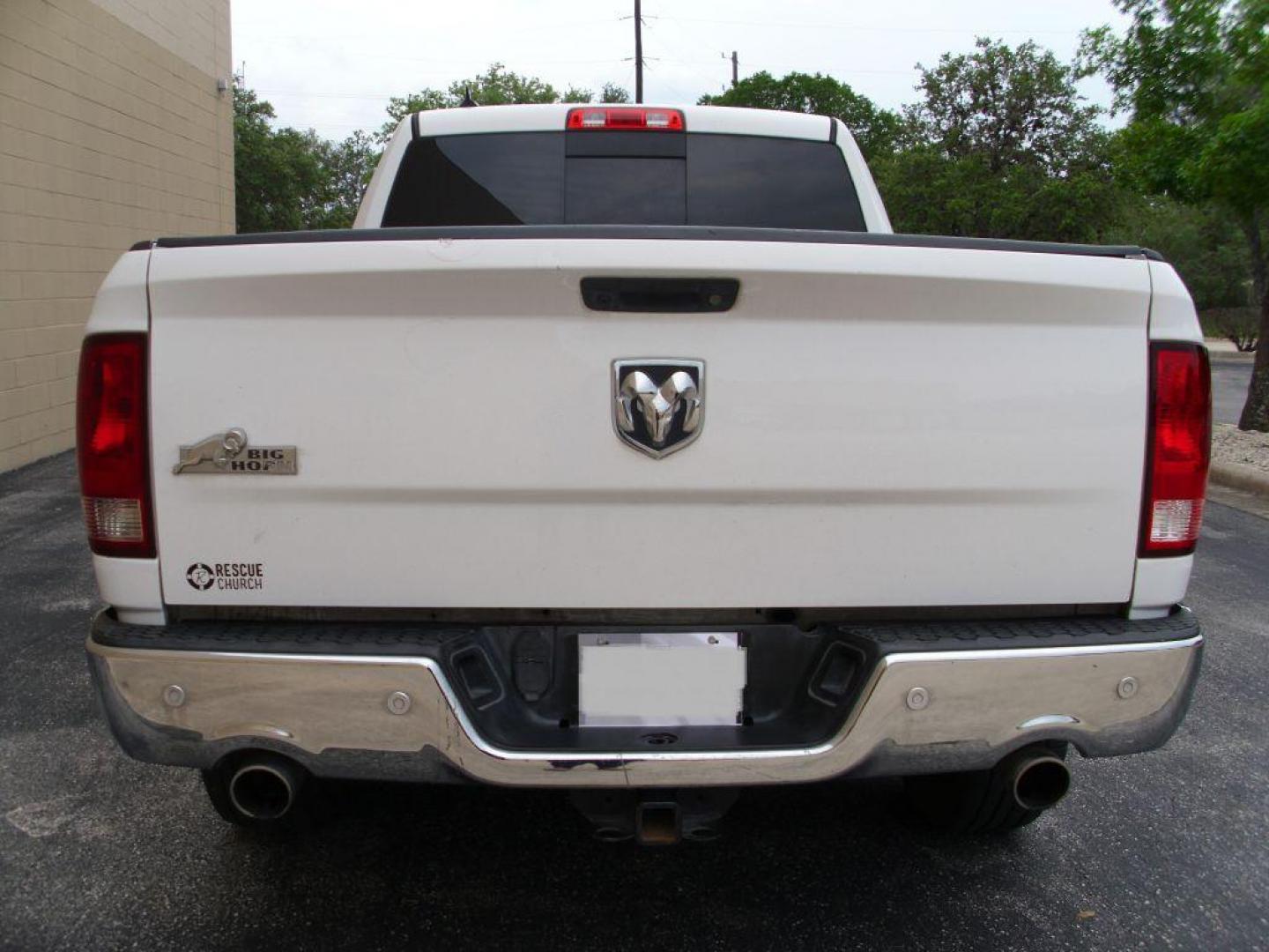 2017 WHITE RAM 1500 SLT (1C6RR6GT2HS) with an 5.7L engine, Automatic transmission, located at 12019 San Pedro Avenue, San Antonio, TX, 78216, (210) 494-5895, 29.550915, -98.491142 - We provide financing options through various third-party Credit Unions and Auto Finance Companies, including RBFCU, USAA, SSFCU, Pen Fed, Navy Fed, Credit Human Credit Union of Texas, and most other credit unions. We also work with major banks such as Capital One and Broadway Bank. Payment methods a - Photo#5